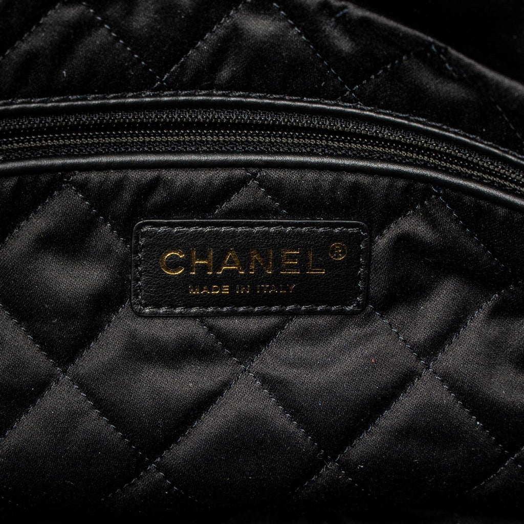CHANEL SMALL 22 BAG SHINY CALFSKIN BLACK GHW (MICROCHIP)