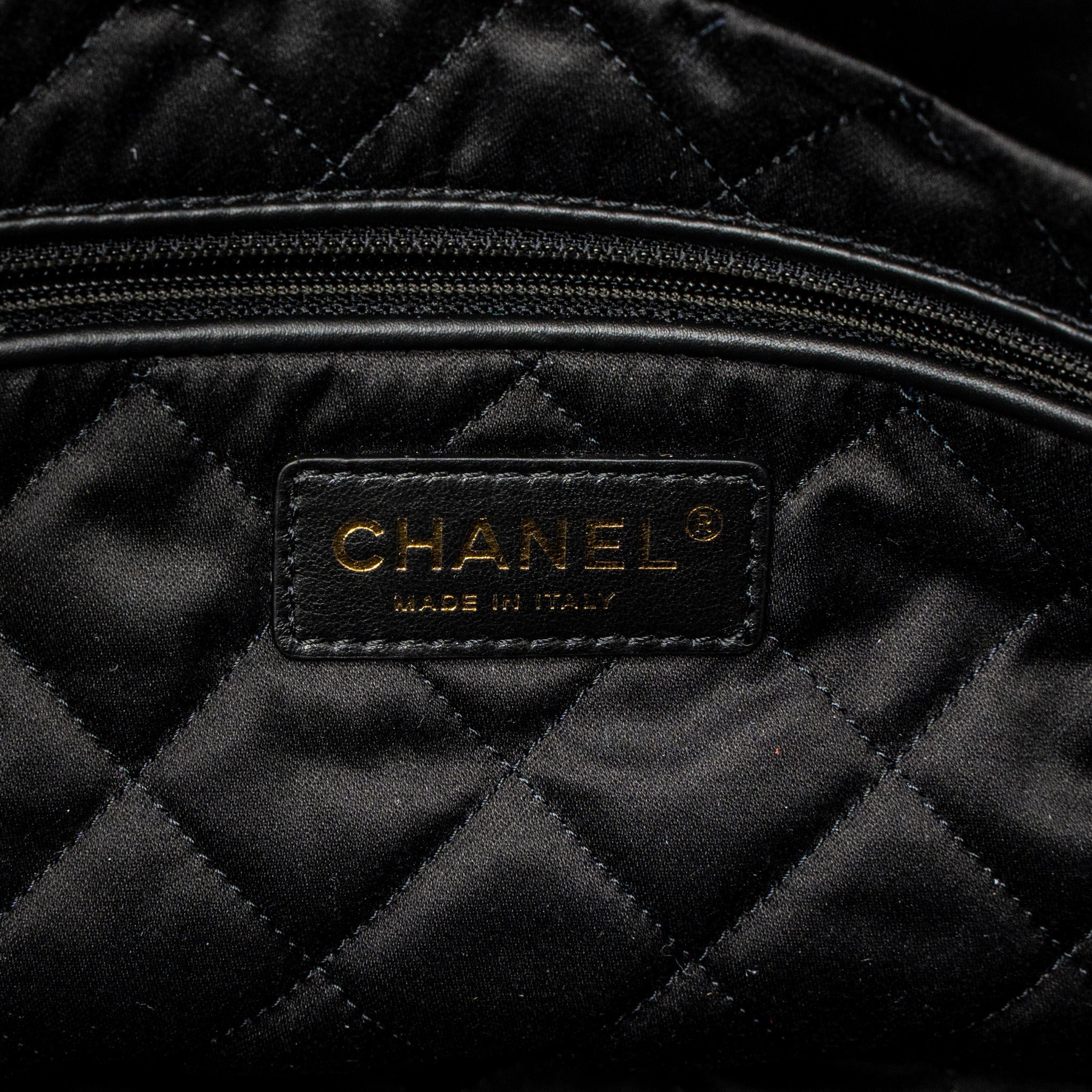CHANEL SMALL 22 BAG SHINY CALFSKIN BLACK GHW (MICROCHIP)