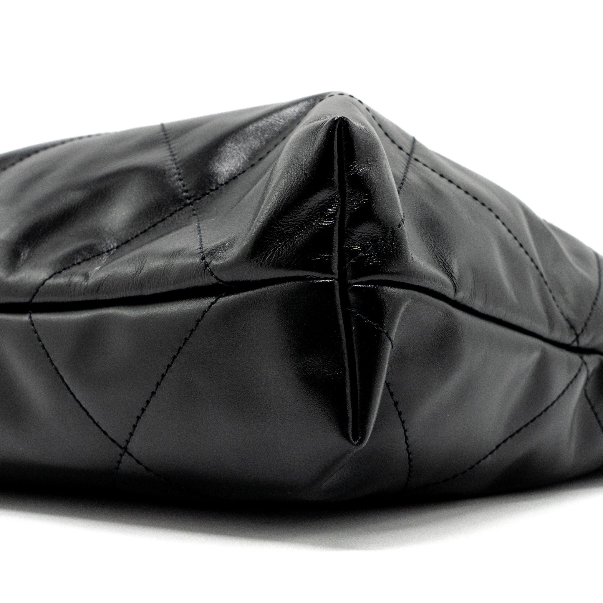 CHANEL MEDIUM 22 BAG SHINY CALFSKIN BLACK SHW (MICROCHIP)