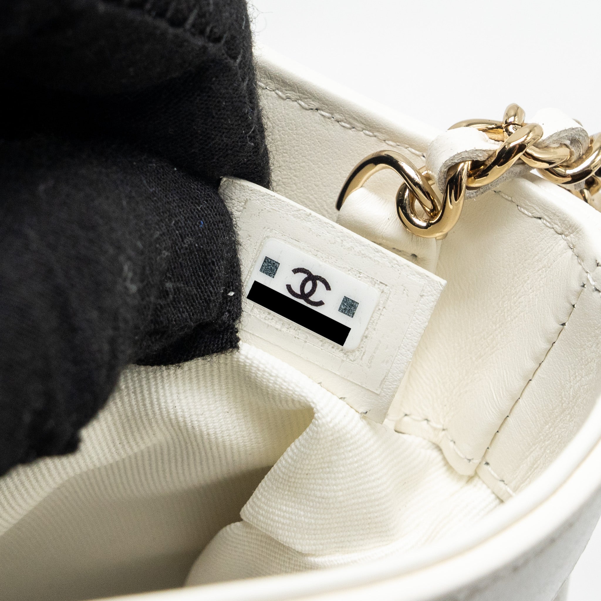 CHANEL MINI 31 CLUTCH WITH CHAIN SHINY CALFSKIN WHITE LGHW (MICROCHIP)