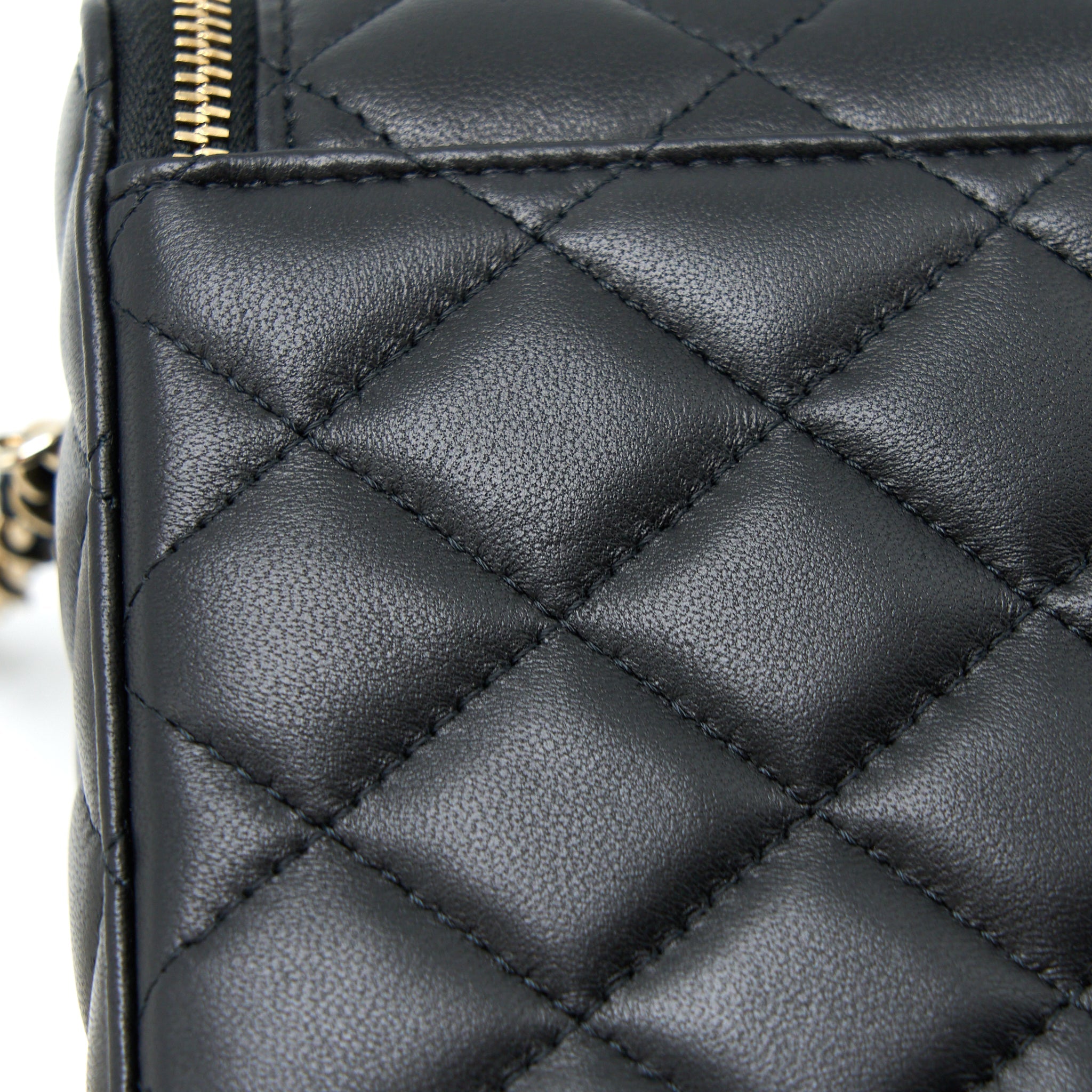 CHANEL 23C PEARL CRUSH LONG VANITY LAMBSKIN BLACK LGHW (MICROCHIP)
