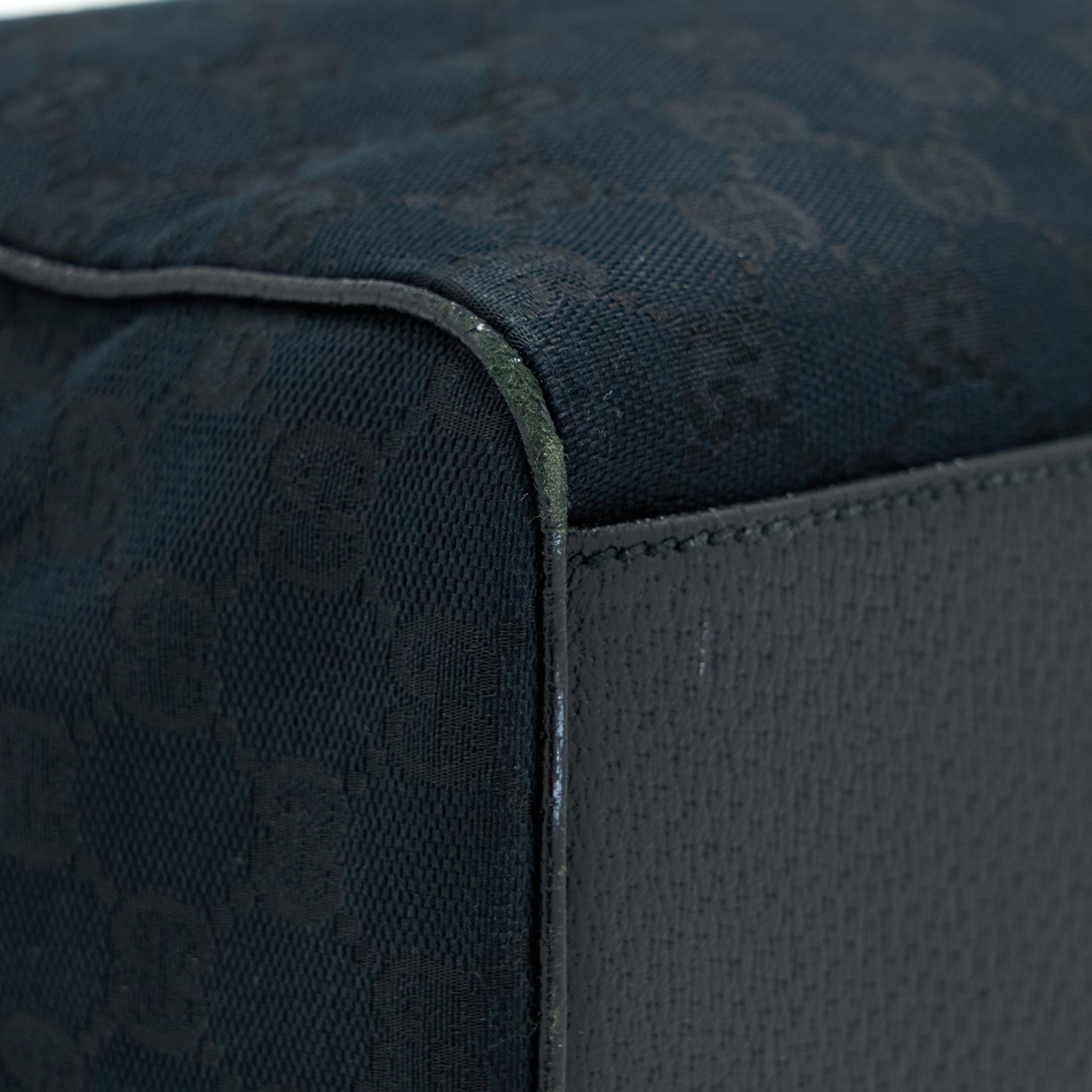 GUCCI BOSTON BAG GG SUPREME FABRIC BLACK SHW