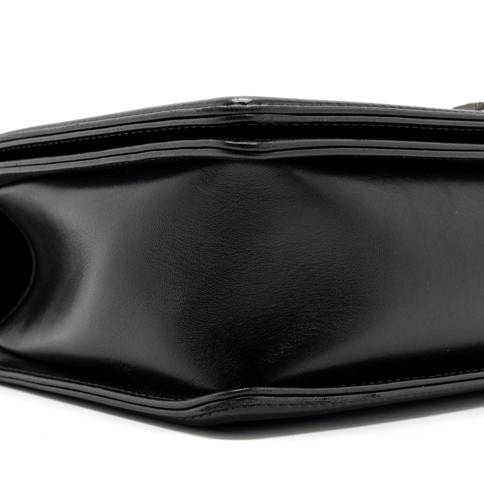 CHANEL NEW MEDIUM BOY BAG LAMBSKIN BLACK RUTHENIUM HARDWARE