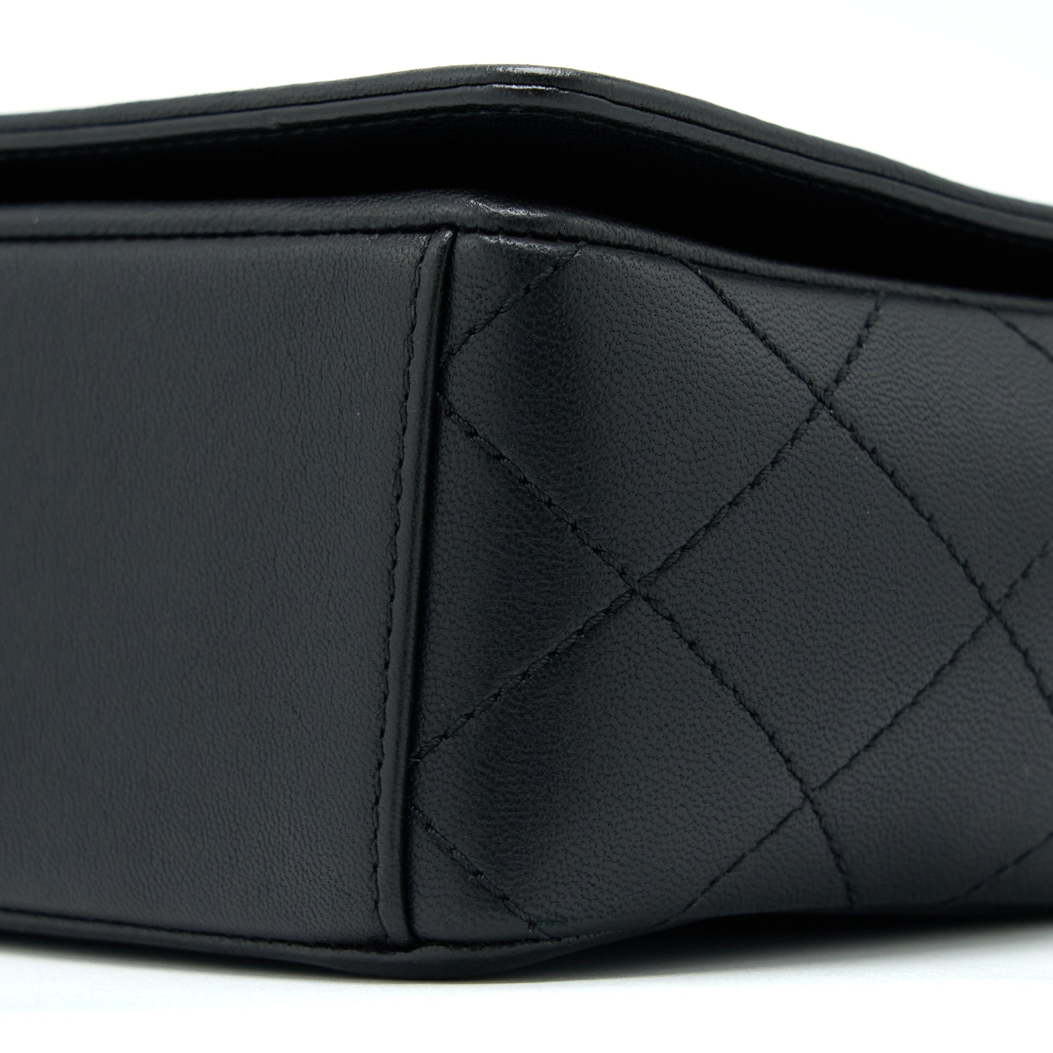 CHANEL SEASONAL QUILTED FLAP BAG CALFKSKIN BLACK MULTICOLOUR HARDWARE