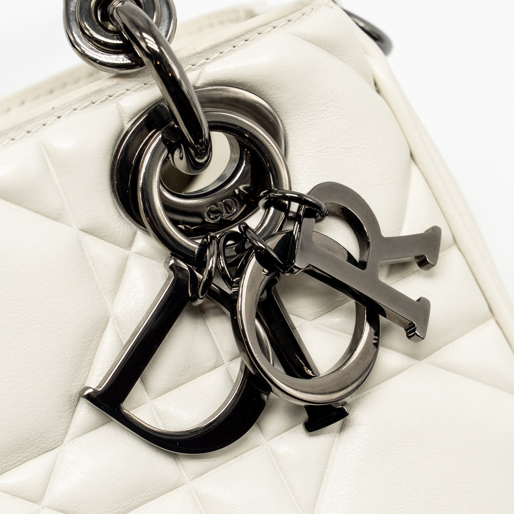 DIOR LADY 95.22 HANDBAG LAMBSKIN WHITE WITH BLACK HARDWARE