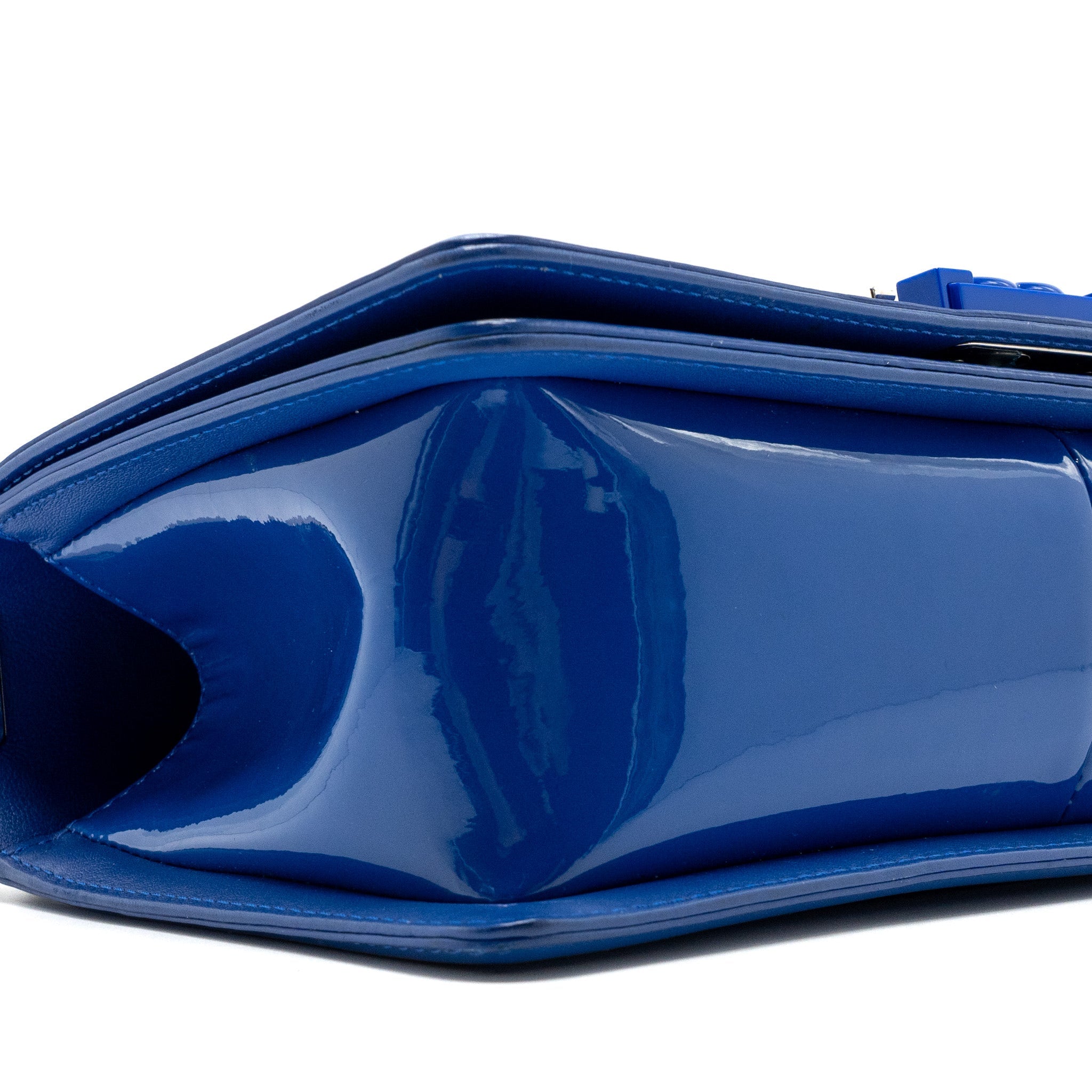 CHANEL MEDIUM BOY BAG PATENT DARK BLUE SHW