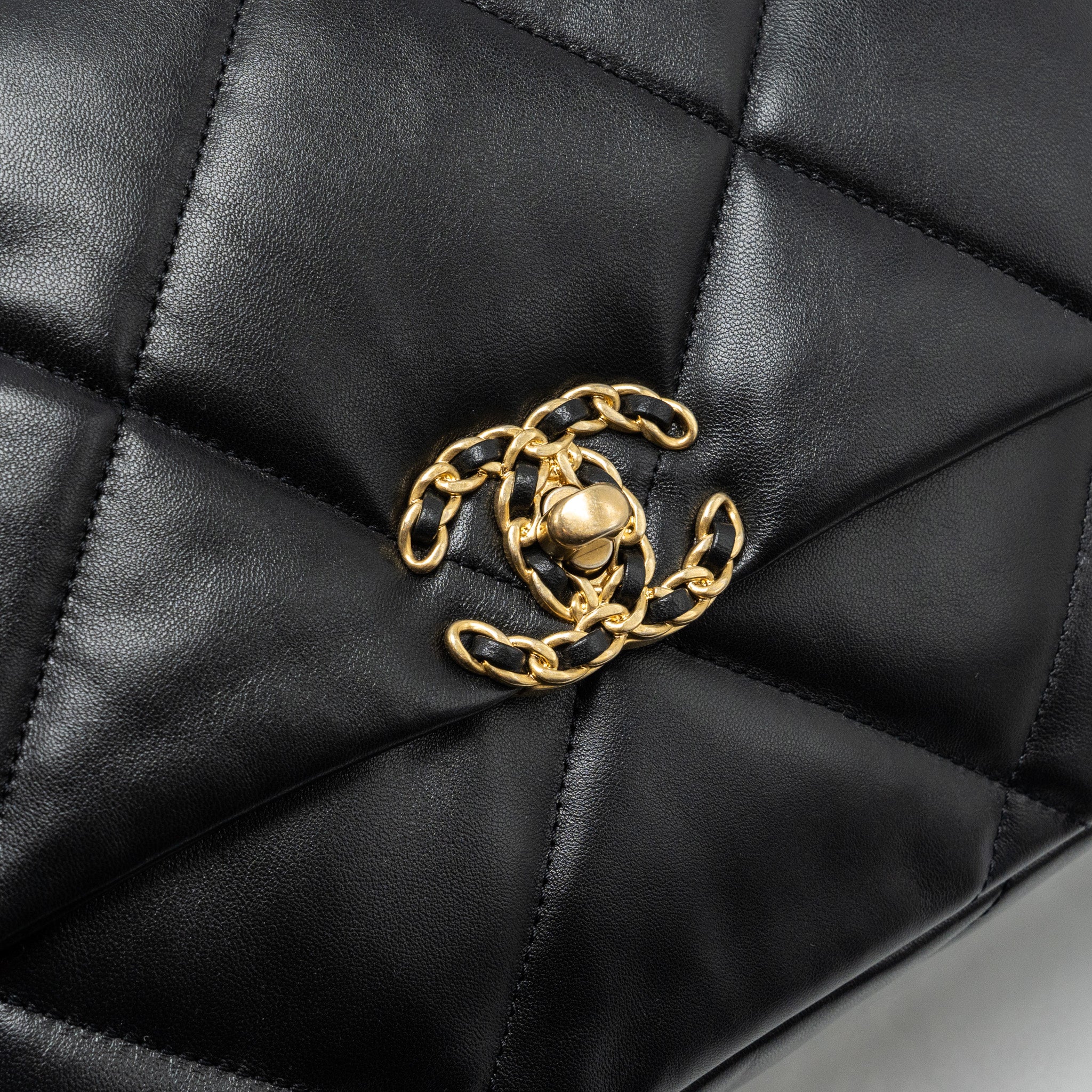 CHANEL LARGE 19 BAG LAMBSKIN BLACK GHW