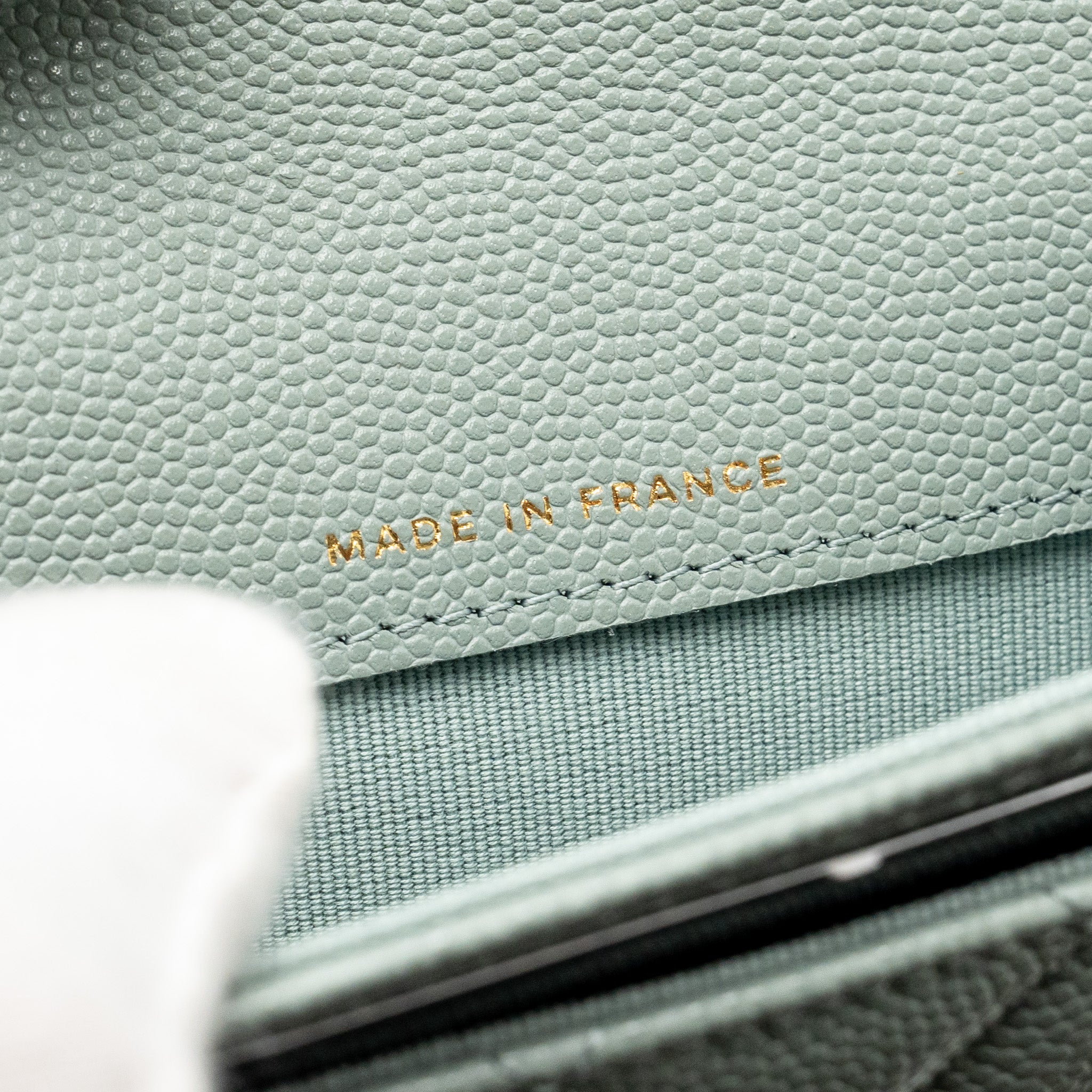 CHANEL CLASSIC FLAP CARD HOLDER CAVIAR LIGHT GREEN LGHW(MICROCHIP)