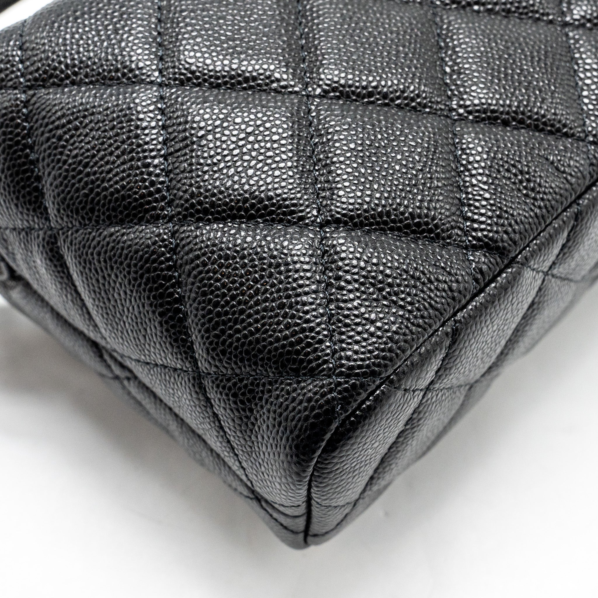 CHANEL 25C QUILTED HOBO BAG CAVIAR BLACK LGHW (MICROCHIP)