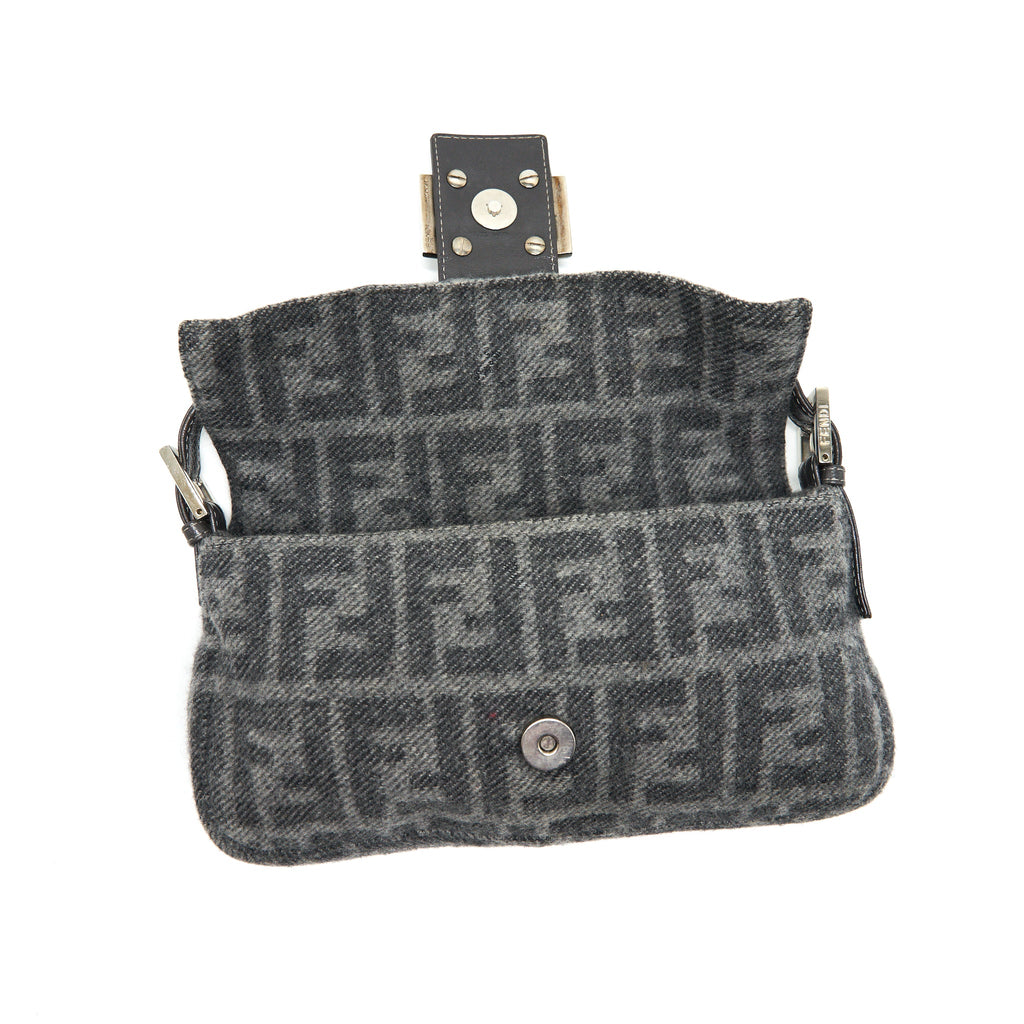 FENDI BAGUETTE IN SOFT TWEED GREY