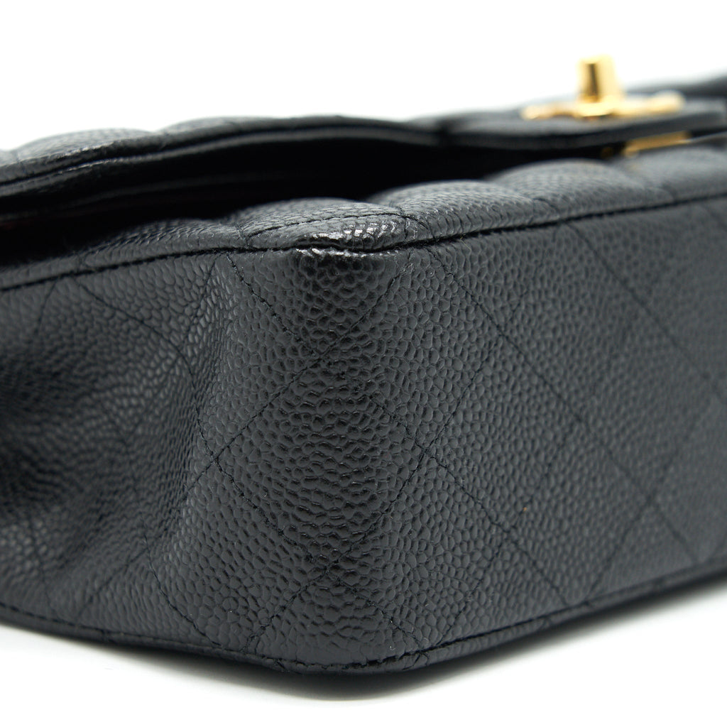 CHANEL MEDIUM CLASSIC DOUBLE FLAP BAG CAVIAR BLACK GHW