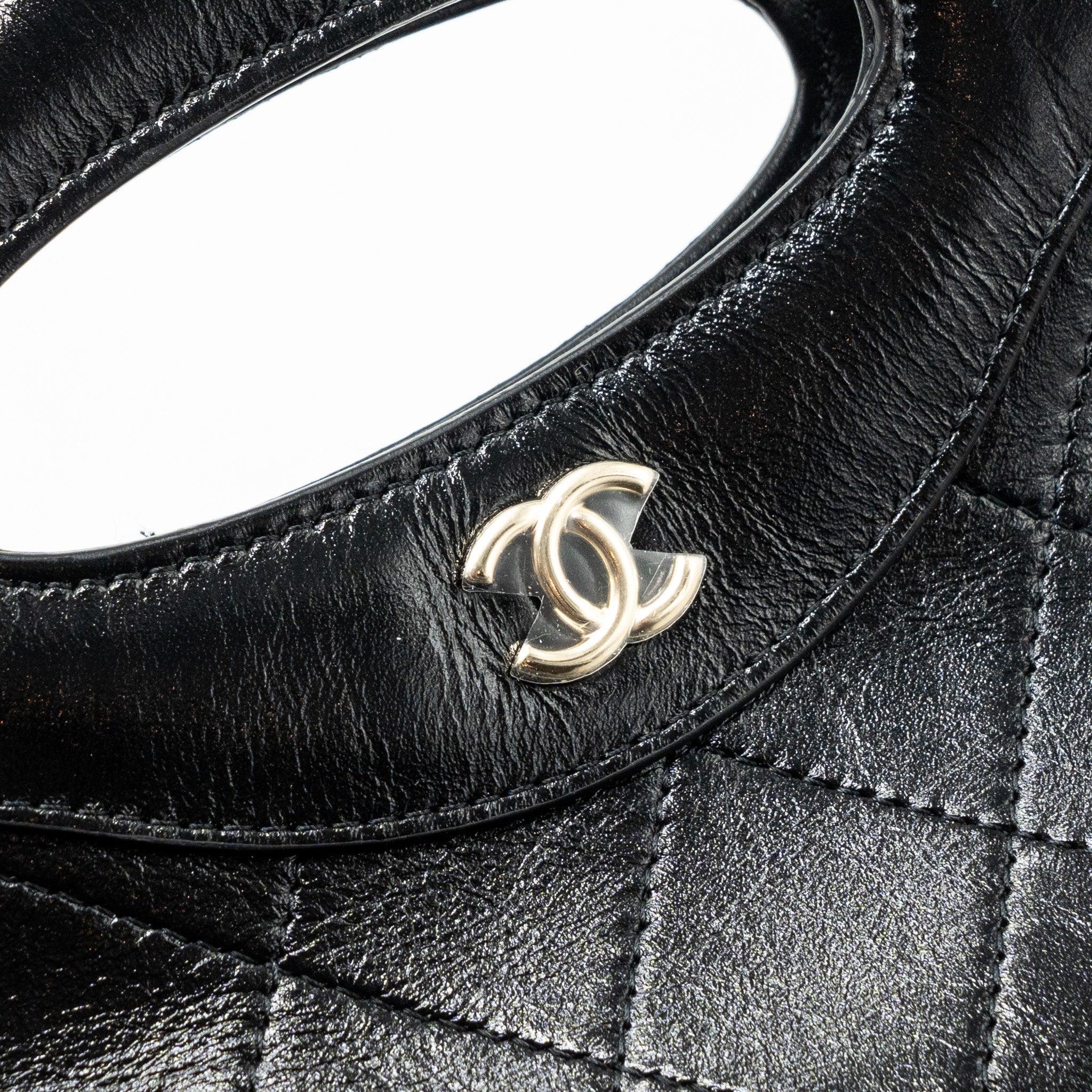 CHANEL 24C MINI 31 CLUTCH WITH CHAIN SHINY CALFSKIN  BLACK LGHW(MICROCHIP)