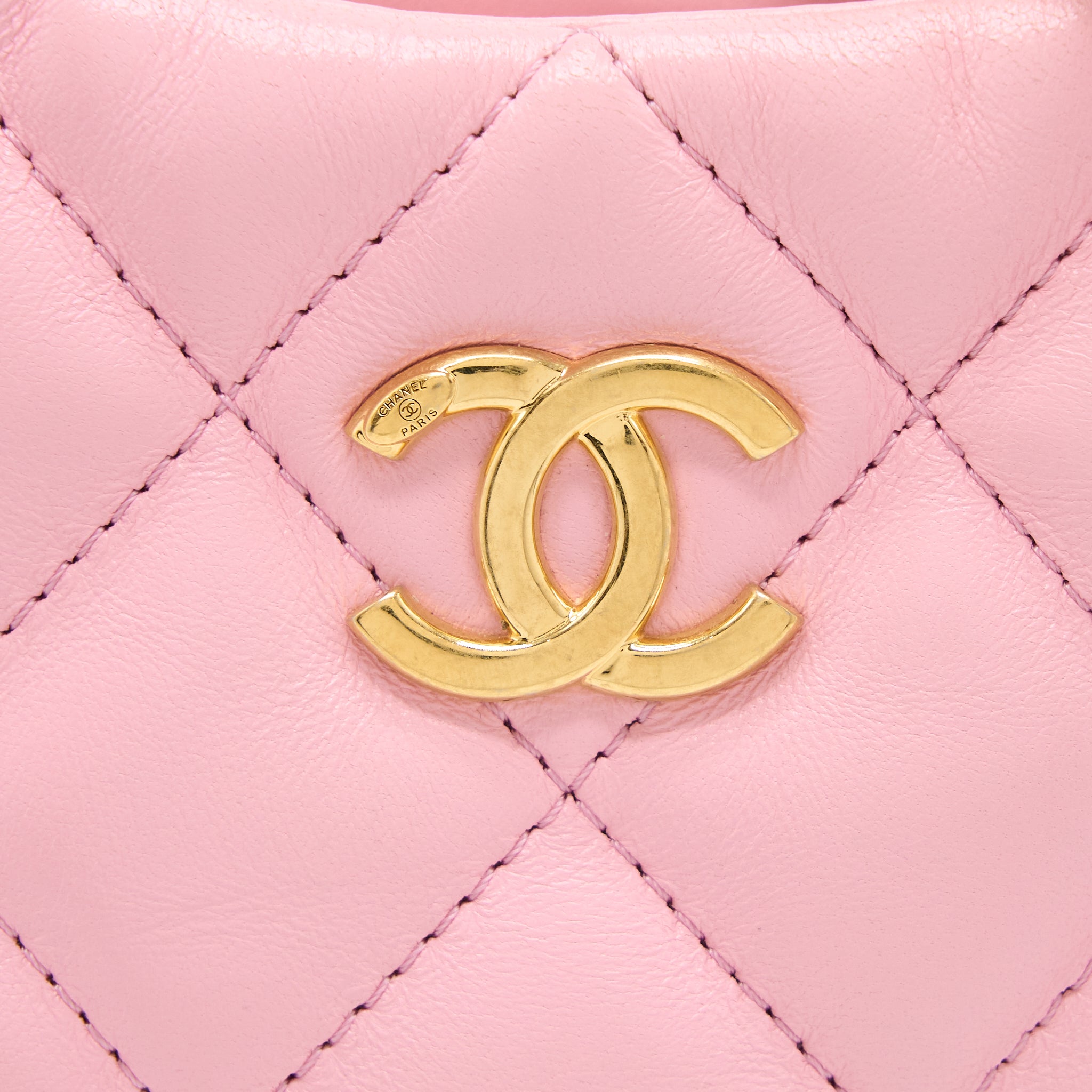 CHANEL 22K HOBO BAG LOGO CHAIN LAMBSKIN PINK GHW (MICROCHIP)