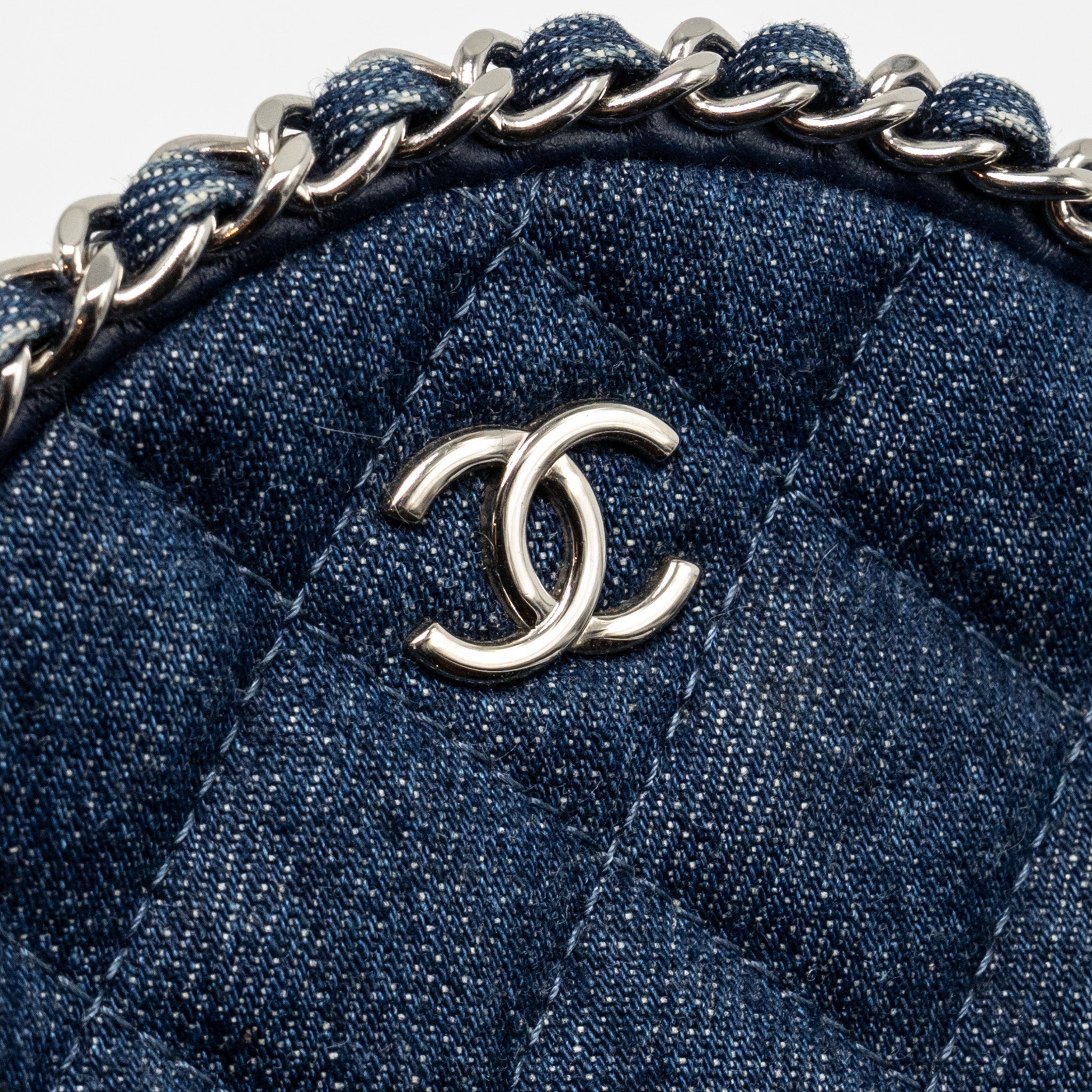 CHANEL CC QUILTED ROUND CLUTCH WITH CHAIN DENIM DARK BLUE SHW