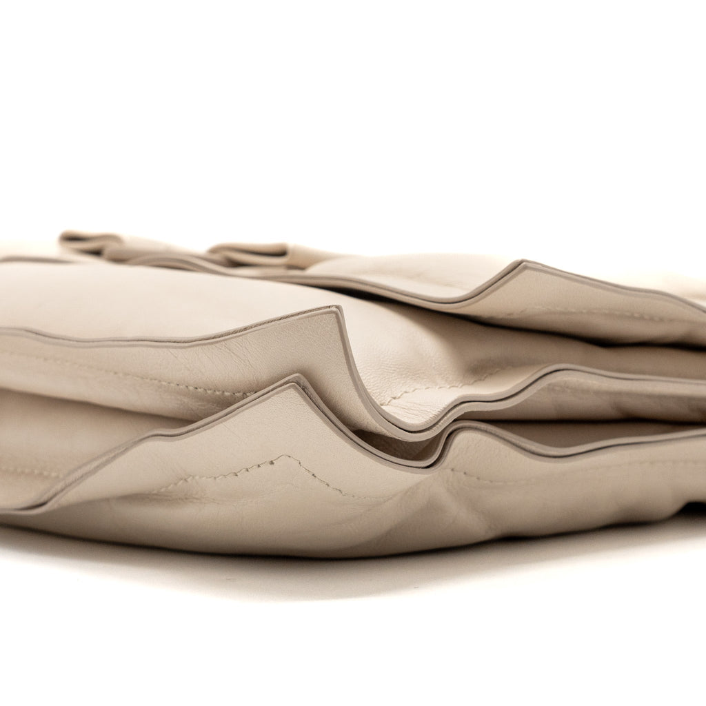 SALVATORE FERRAGAMO SMALL VIVA BOW SHOULDER BAG CREAM AND SHW