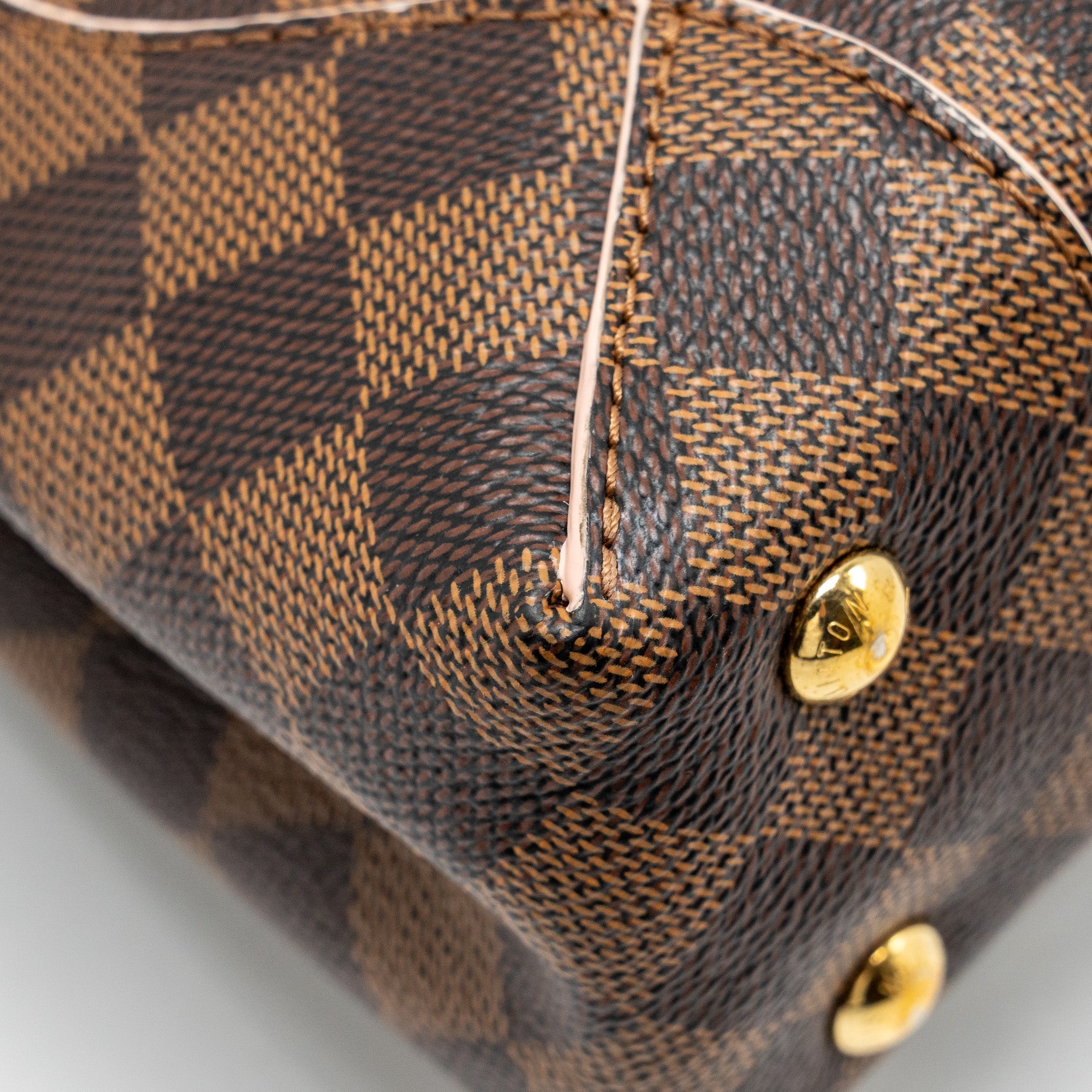 LOUIS VUITTON POCHETTE CAISSA DAMIER EBENE/PINK CANVAS GHW