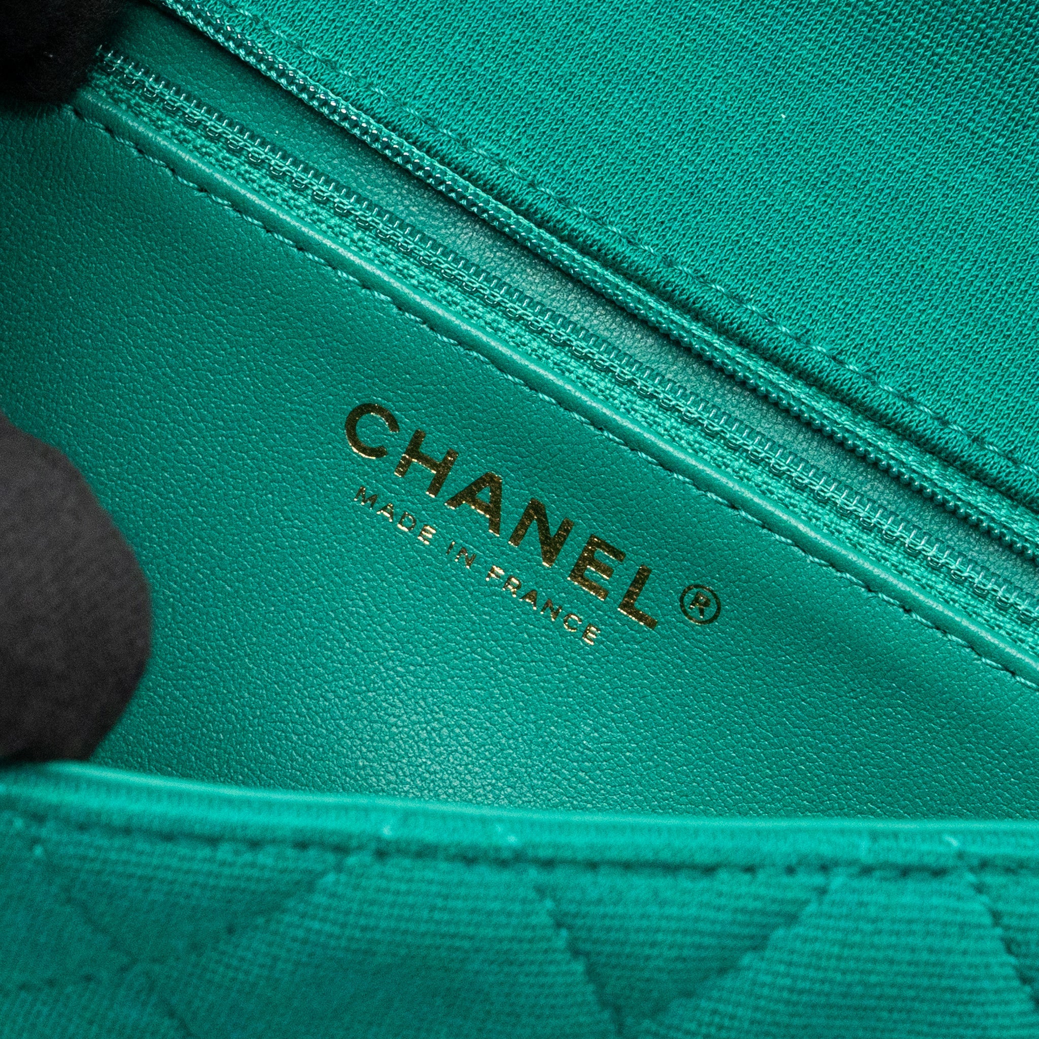CHANEL 23A CLASSIC FLAP CLUTCH FABRIC GREEN LGHW(MICROCHIP)
