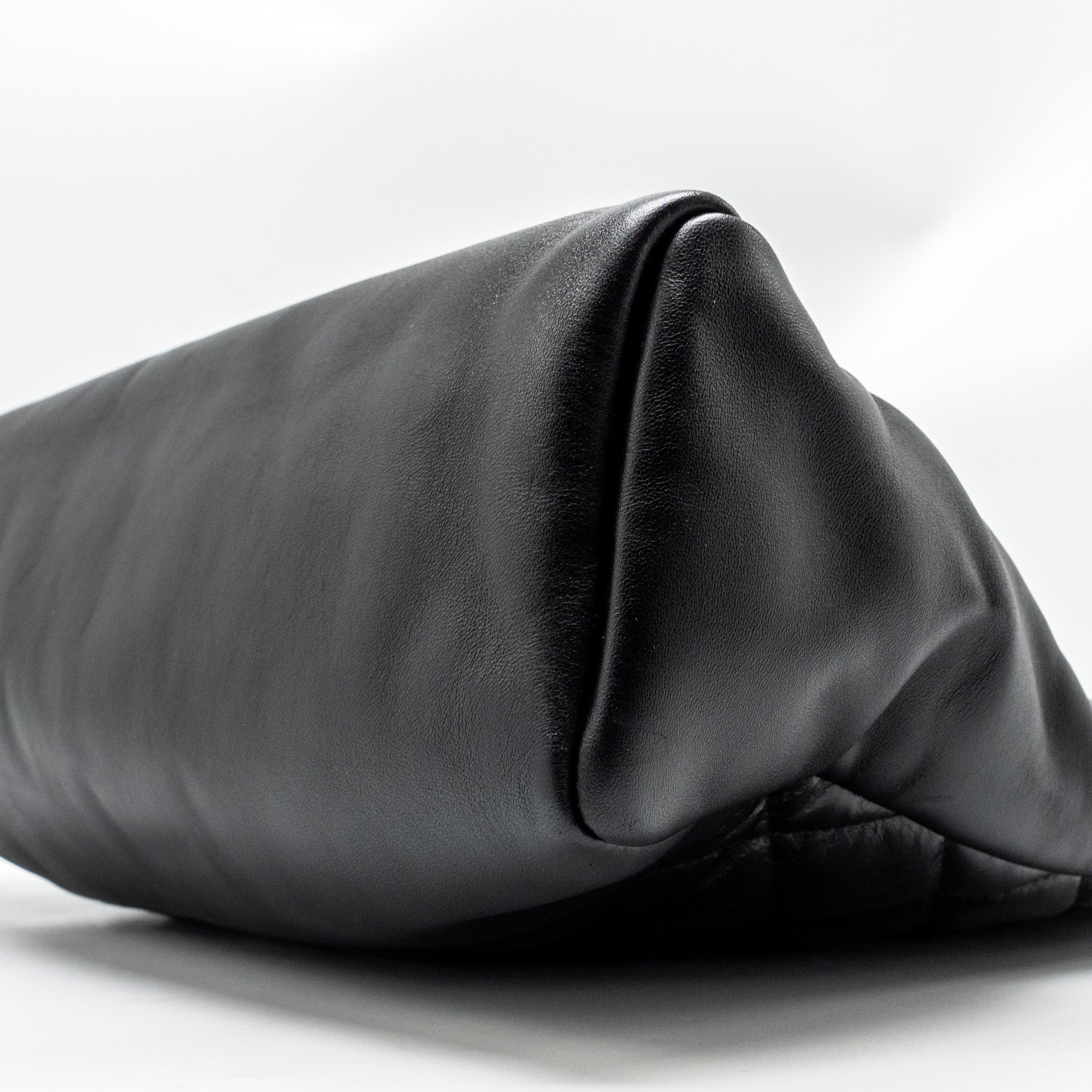 CHANEL 31 BAG CALFSKIN BLACK SHW