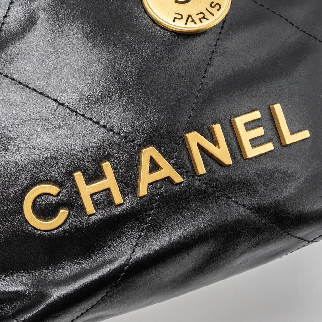 CHANEL MINI 22 BAG SHINY CALFSKIN BLACK GHW(MICROCHIP)