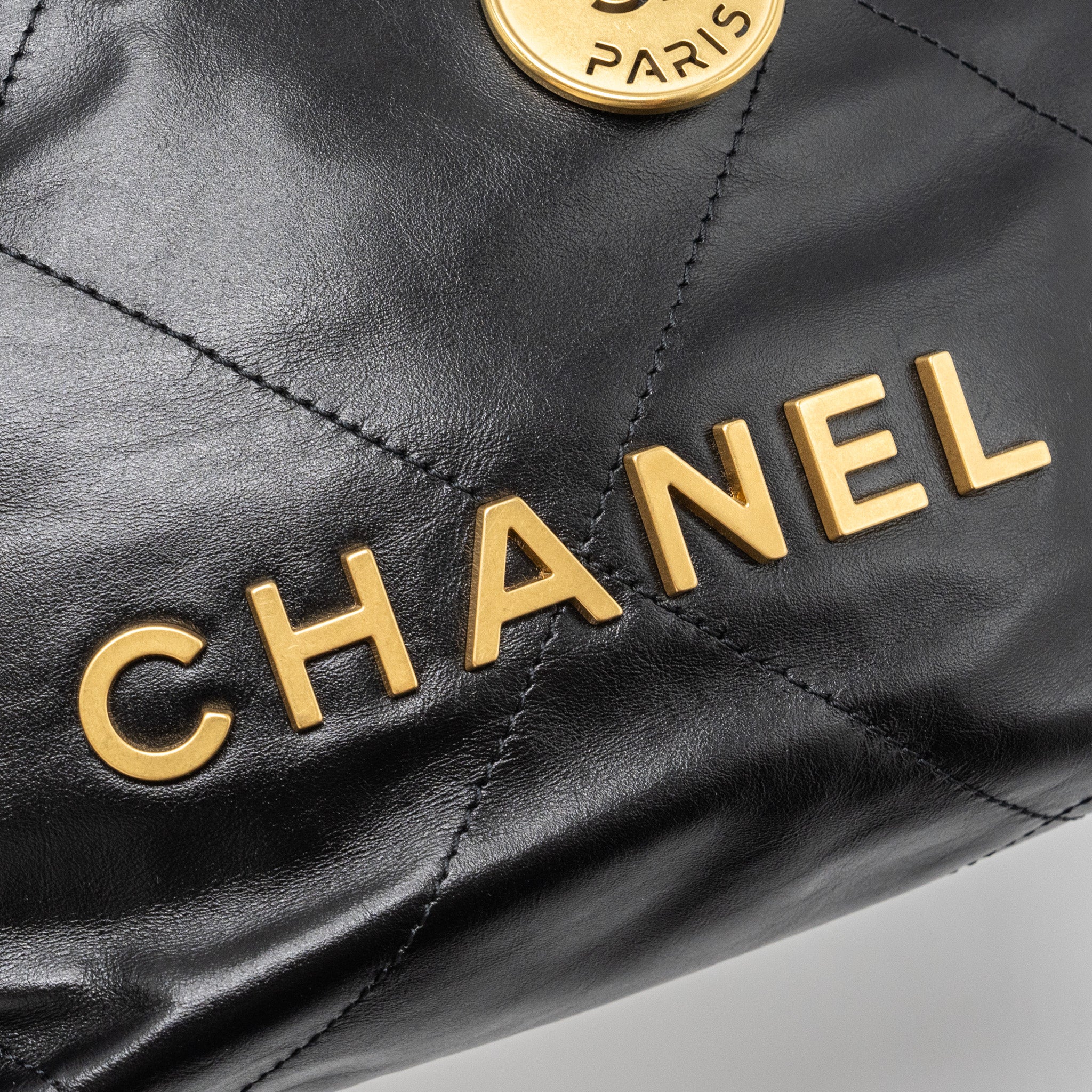 CHANEL MINI 22 BAG SHINY CALFSKIN BLACK GHW(MICROCHIP)