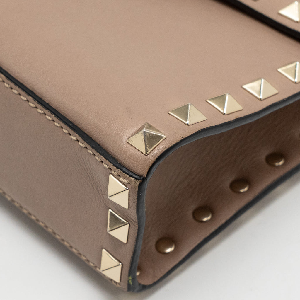 VALENTINO SMALL ROCKSTUD CROSSBODY BAG CALFSKIN BEIGE LGHW