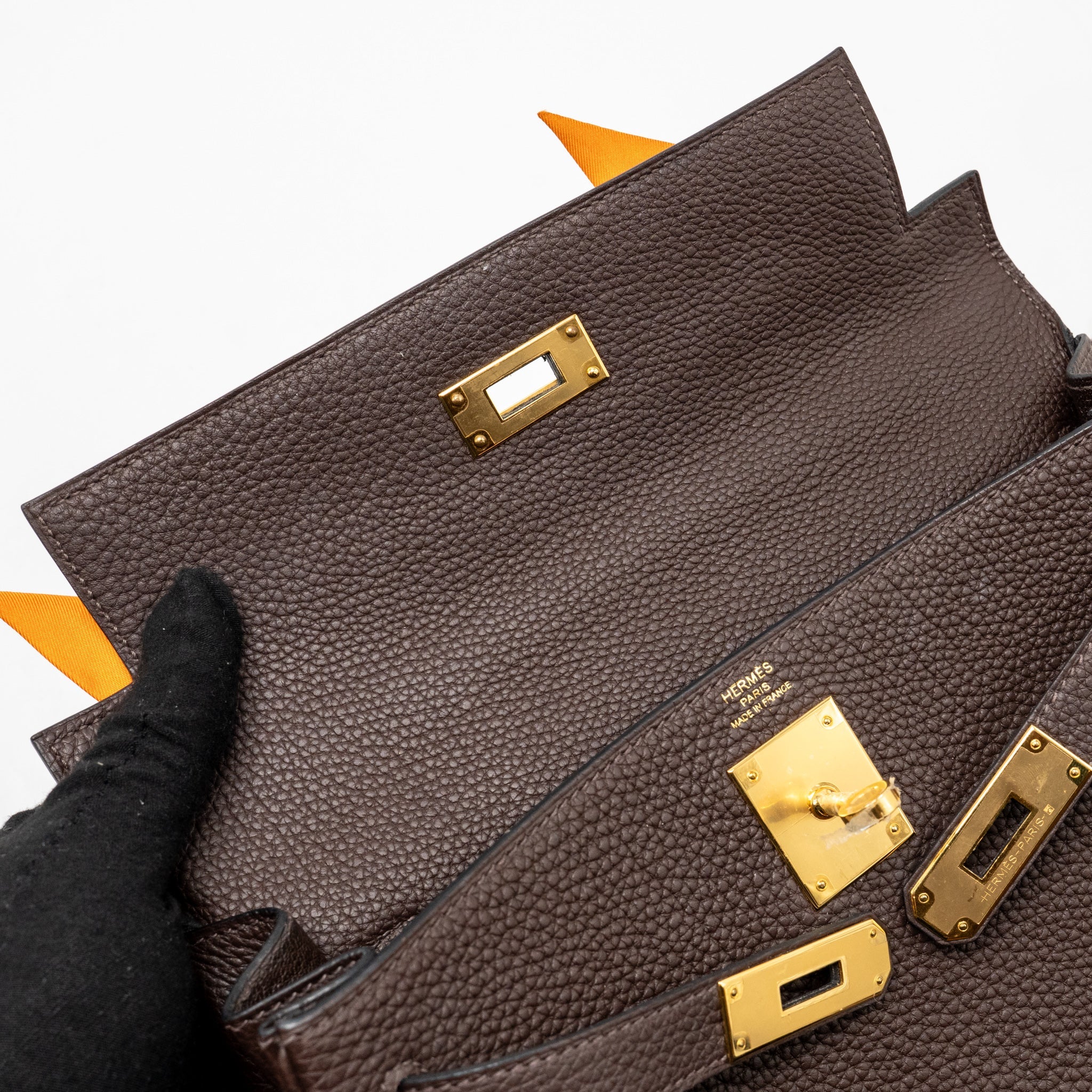 HERMES KELLY 28 TOGO CHOCOLATE GHW