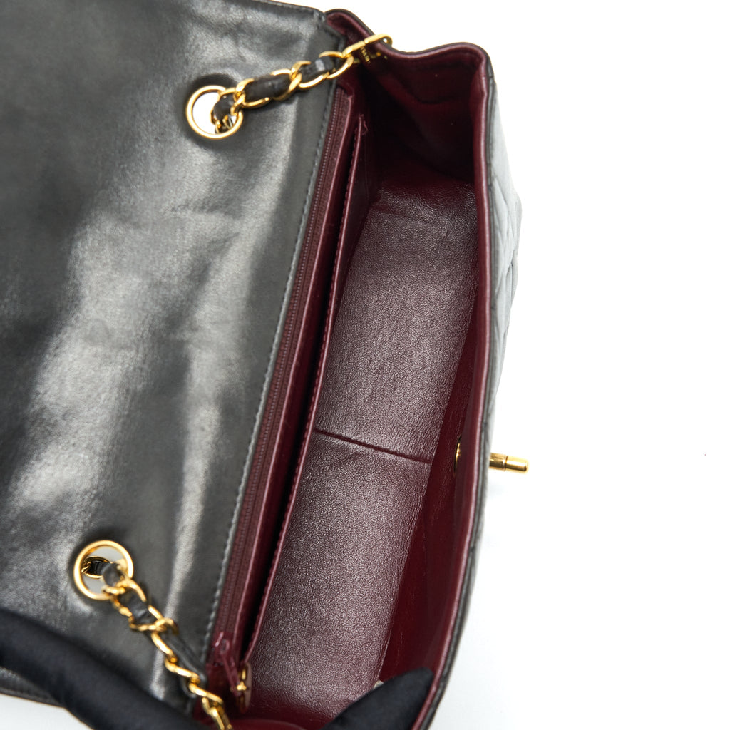 CHANEL VINTAGE MEDIUM DIANA FLAP BAG LAMBSKIN BLACK GHW