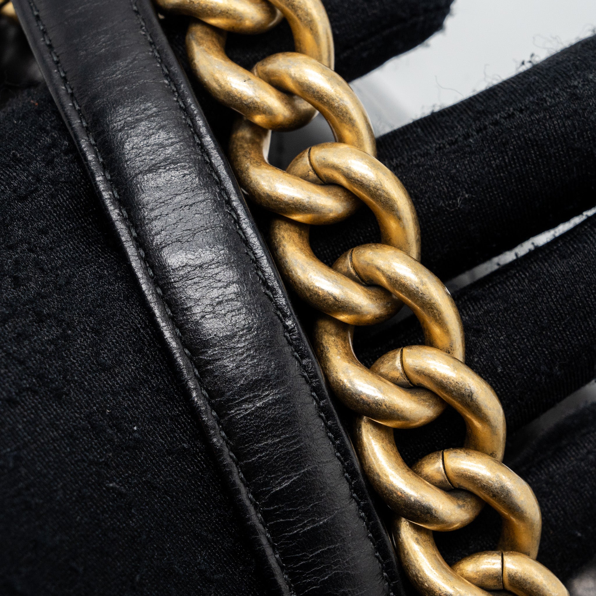 CHANEL FLAP BAG WITH CHAINS HANDLE CALFSKIN BLACK GHW