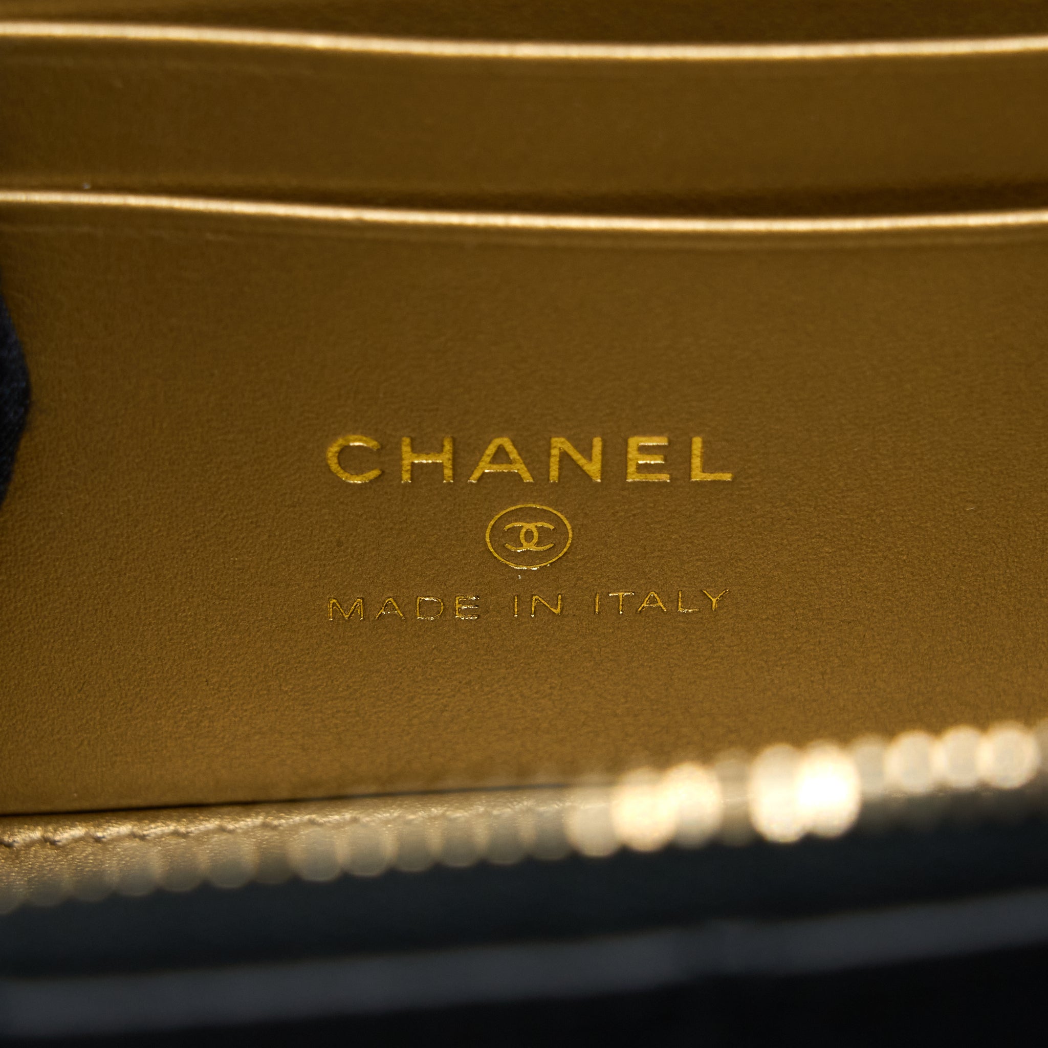 CHANEL 22B PEARL CRUSH LONG VANITY WITH CHAIN LAMBSKIN BLACK GHW (MICROCHIP)