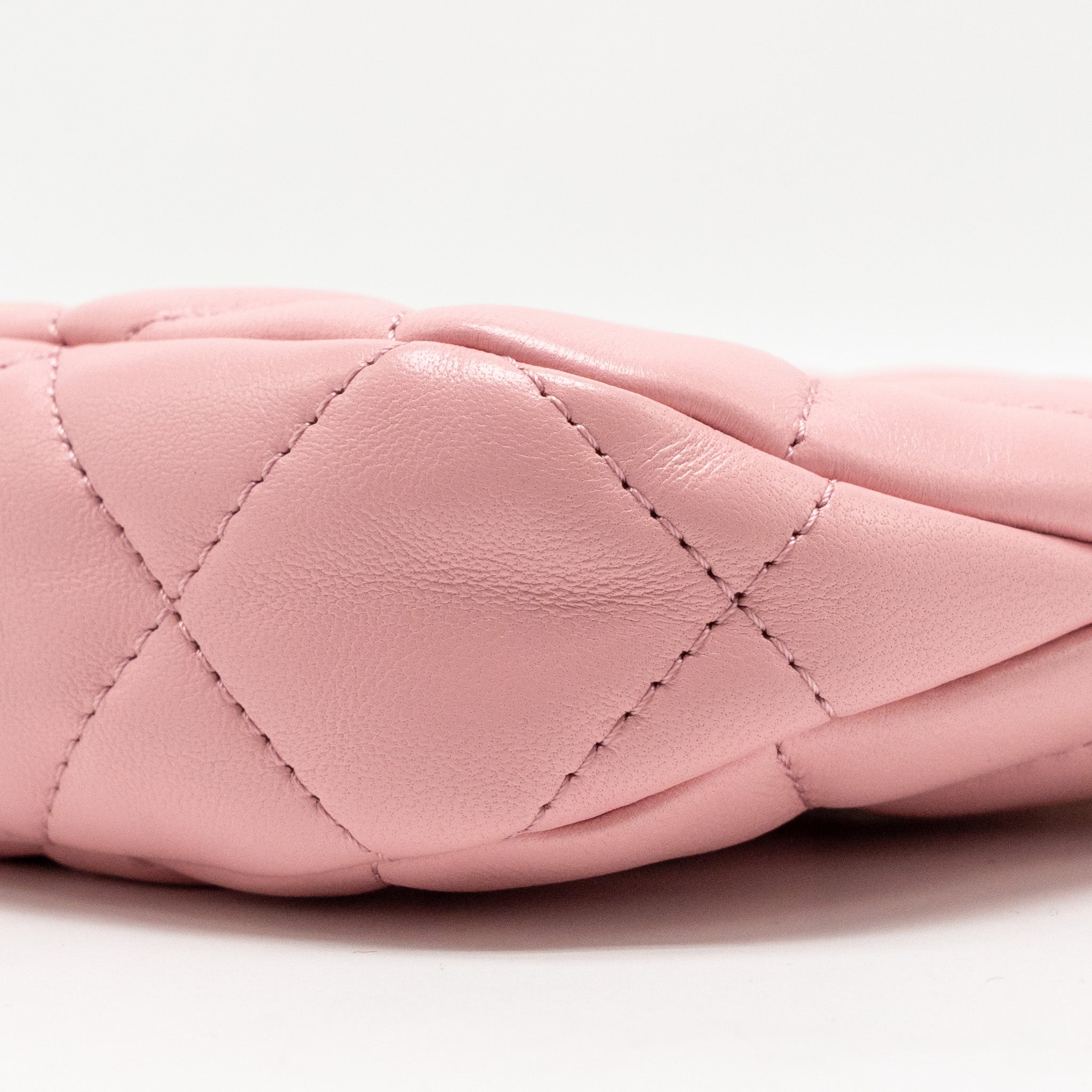CHANEL 22K HOBO SHOULDER BAG WITH LOGO CHAIN LAMBSKIN PINK GHW (MICROCHIP)