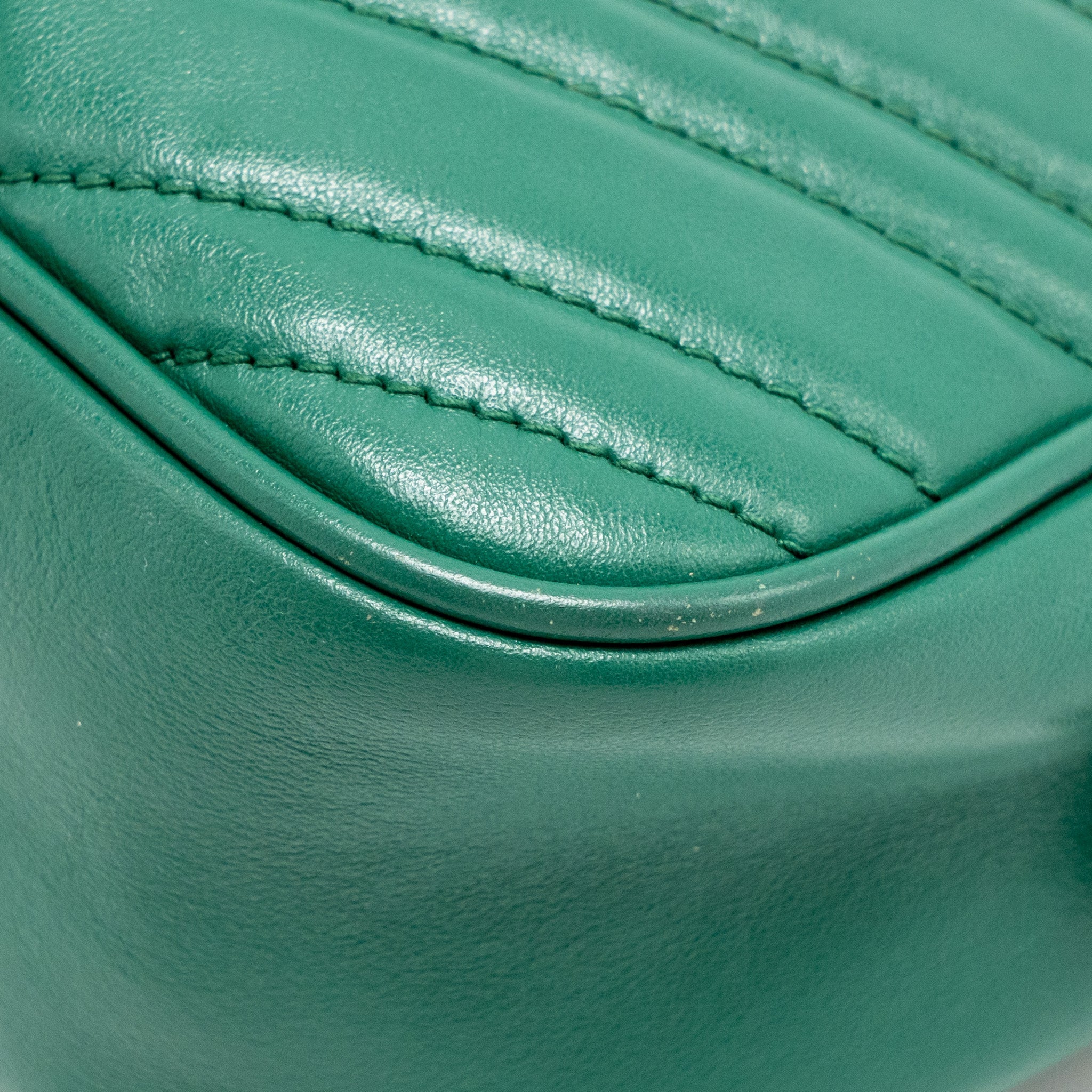 GUCCI SMALL GG MARMONT CROSSBODY CAMERA BAG CALFSKIN GREEN GHW