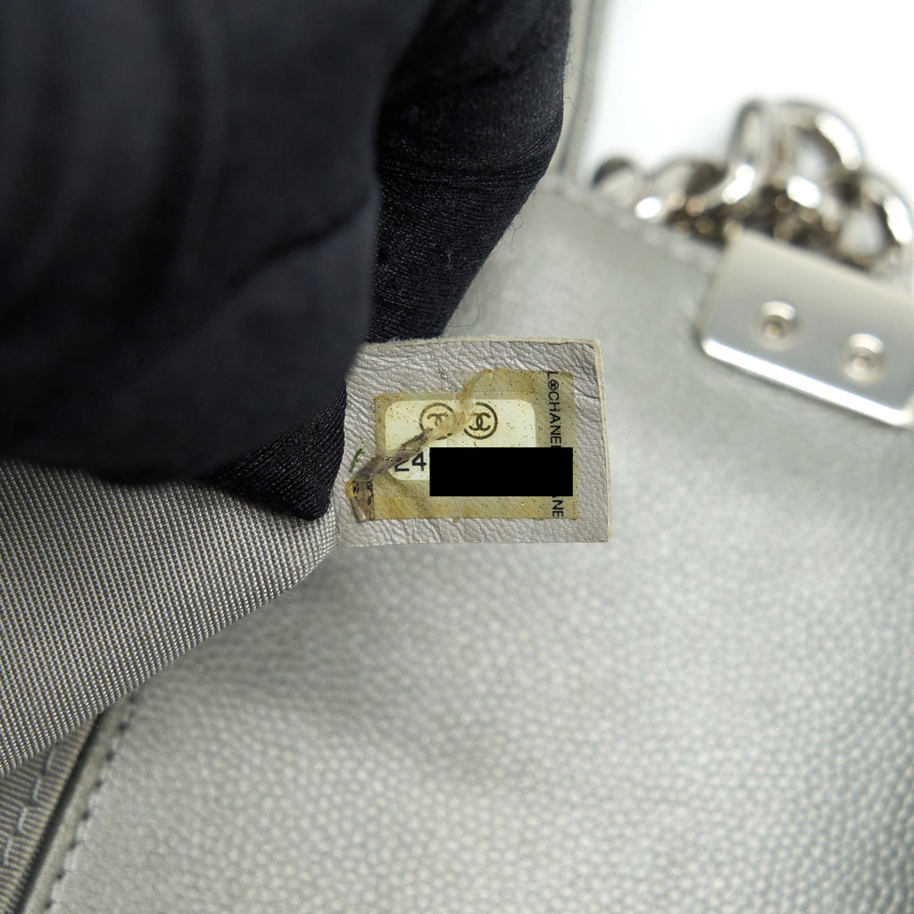 CHANEL SMALL BOY BAG CAVIAR LIGHT GREY SHW