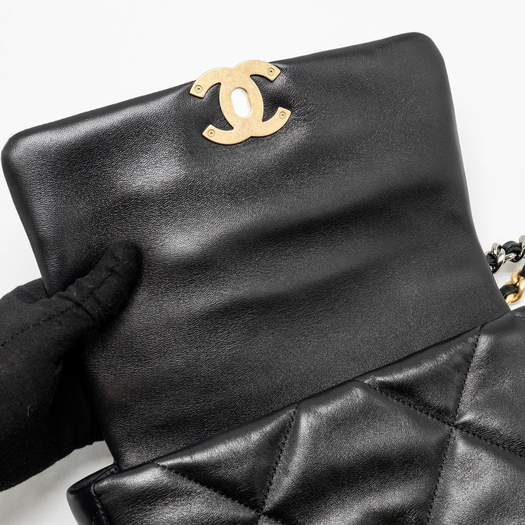 CHANEL SMALL 19 BAG GOATSKIN BLACK MULTICOLOR HARDWARE