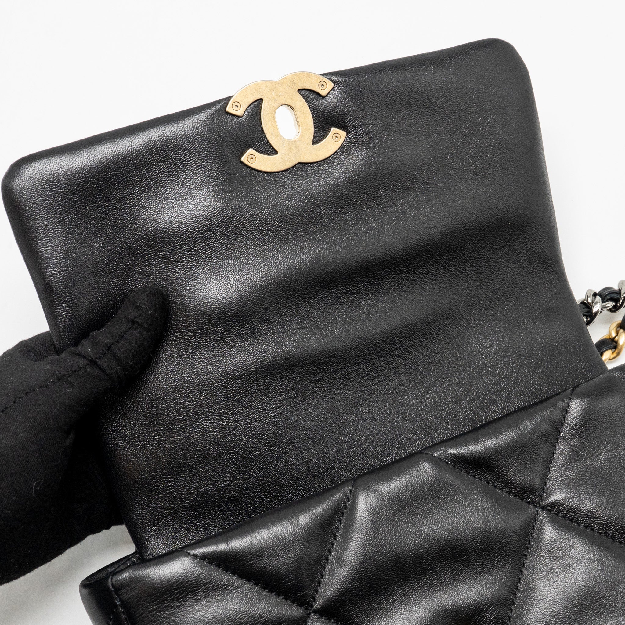 CHANEL SMALL 19 BAG GOATSKIN BLACK MULTICOLOR HARDWARE