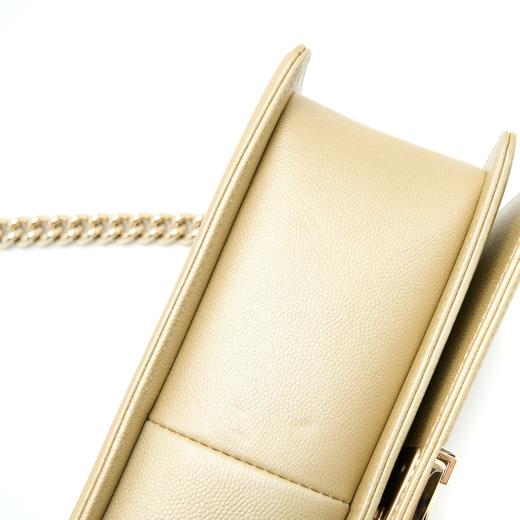 CHANEL MEDIUM BOY CAVIAR GOLD LGHW