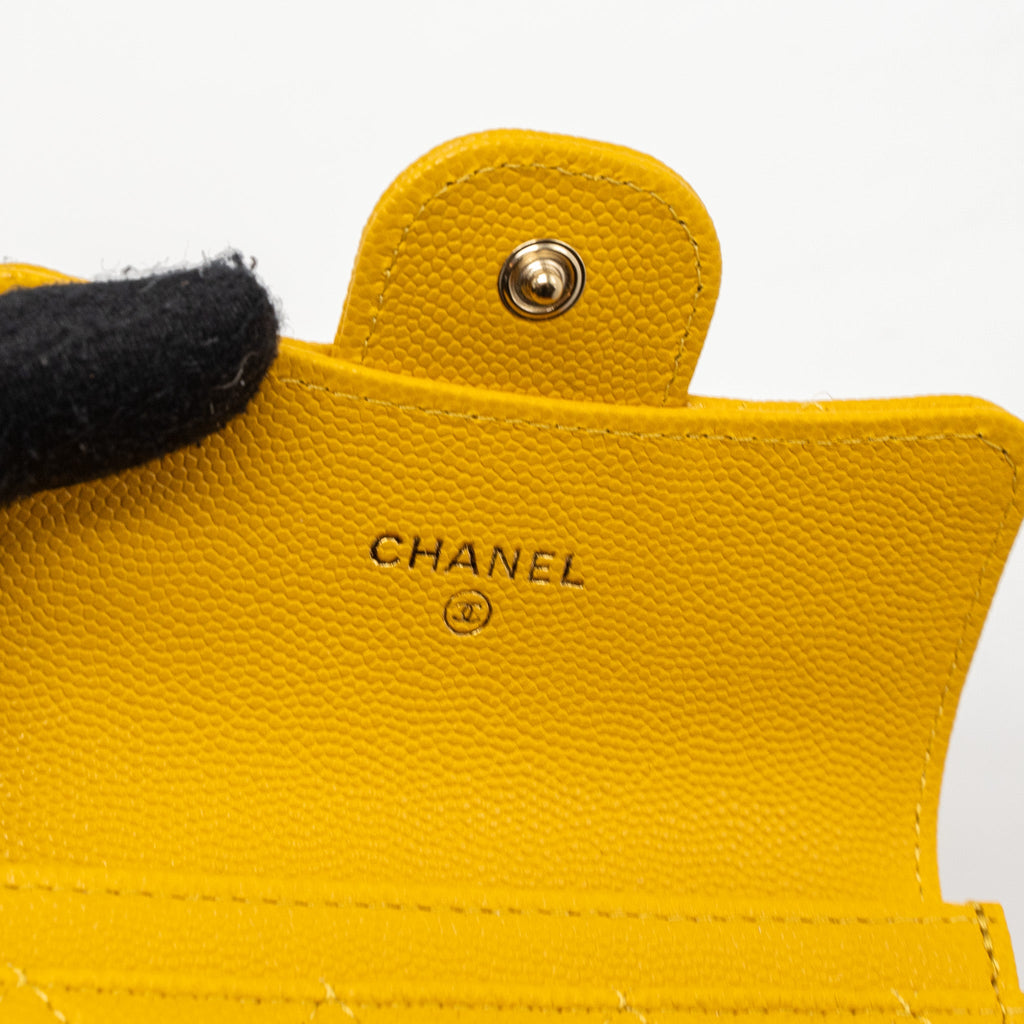 CHANEL 22A CLASSIC FLAP CARD HOLDER CAVIAR YELLOW GHW(MICROCHIP)