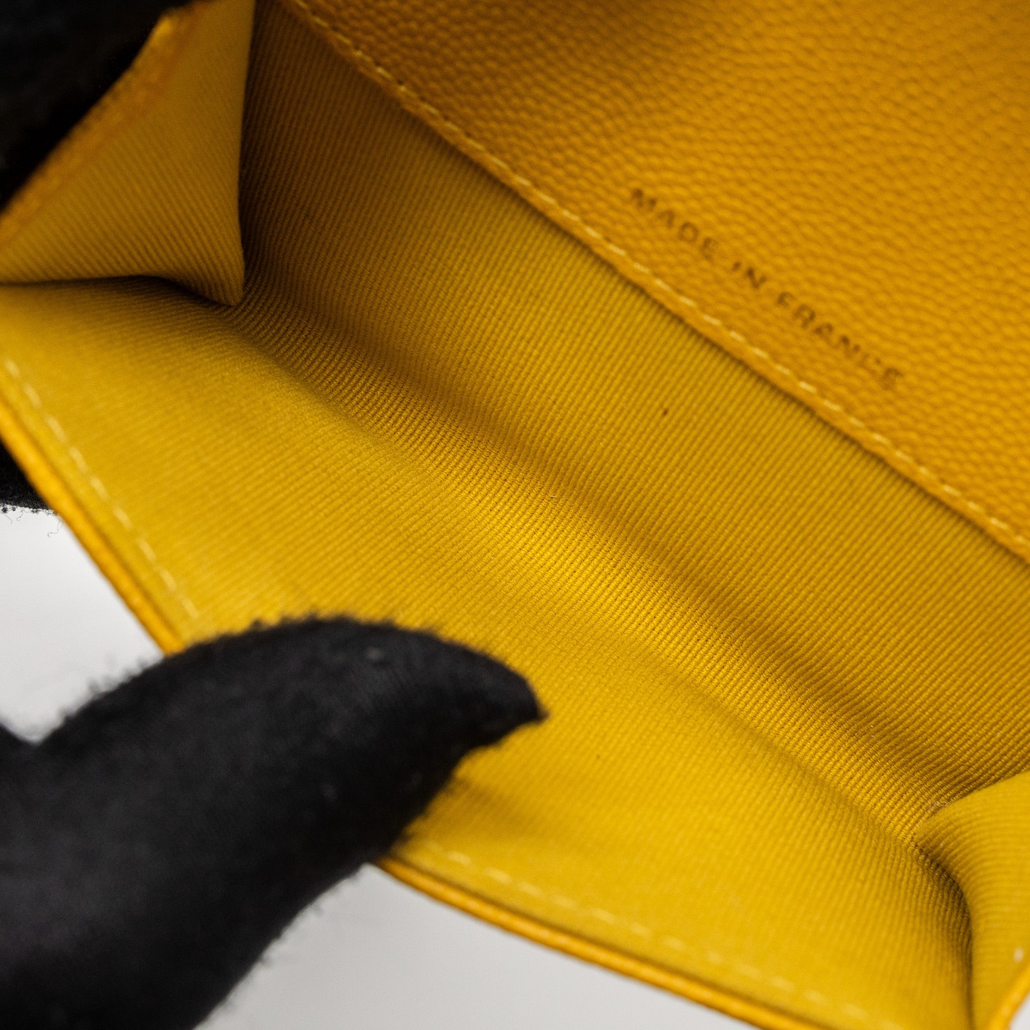 CHANEL 22A CLASSIC FLAP CARD HOLDER CAVIAR YELLOW GHW(MICROCHIP)