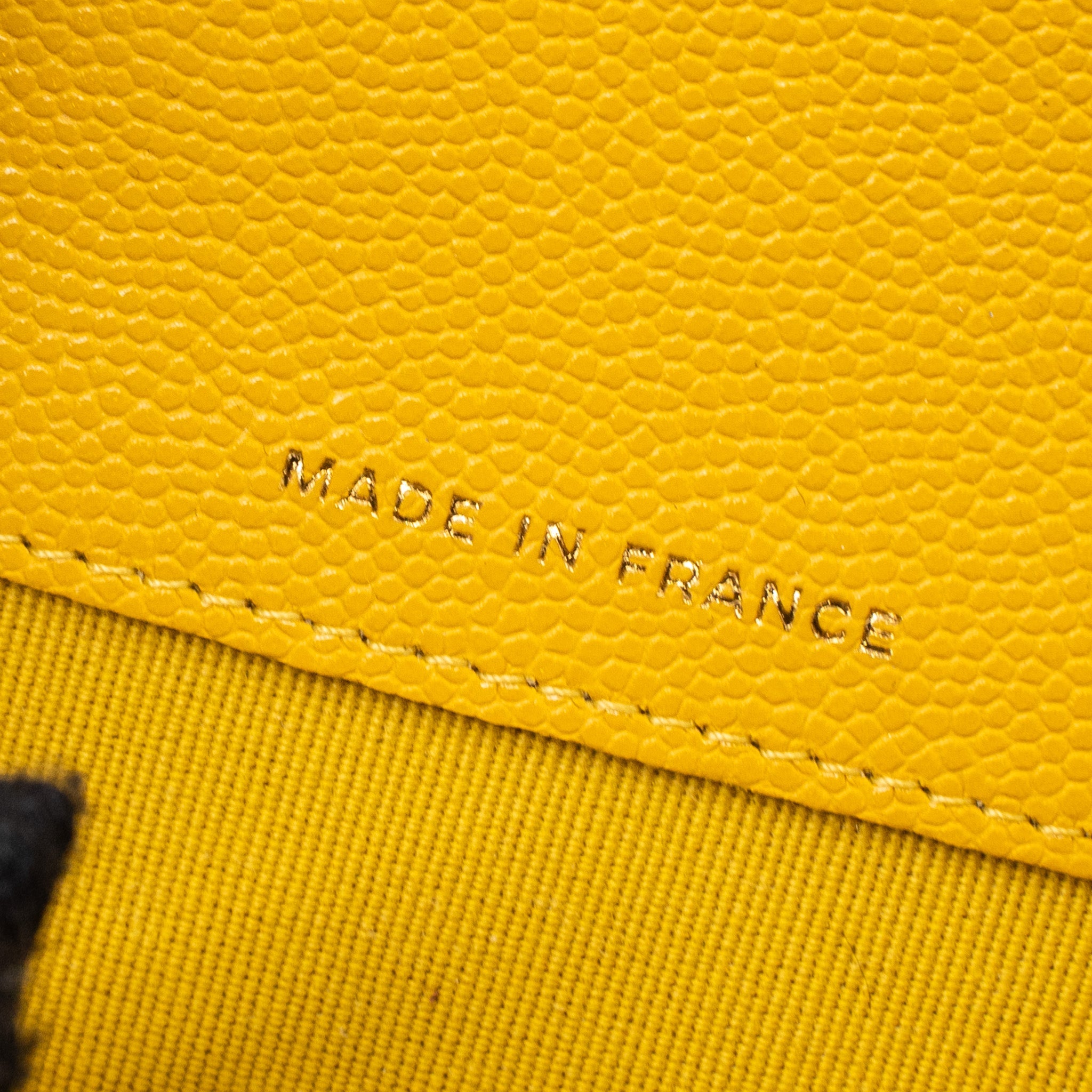 CHANEL 22A CLASSIC FLAP CARD HOLDER CAVIAR YELLOW GHW(MICROCHIP)