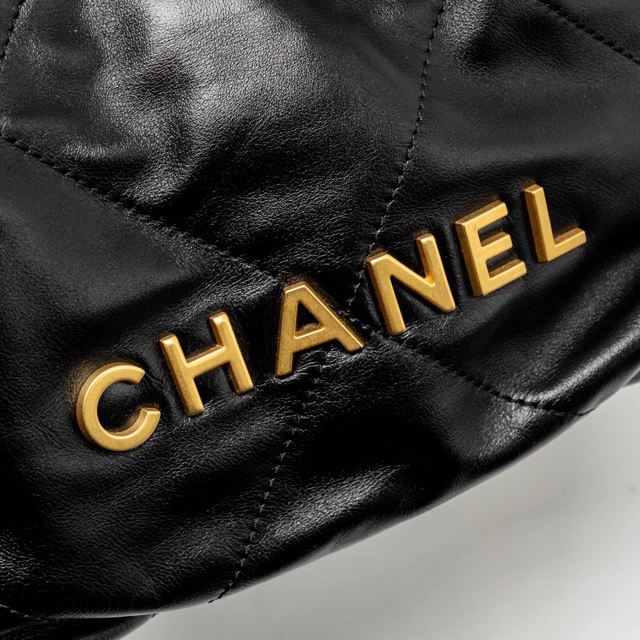 CHANEL MINI 22 BAG SHINY CALFSKIN BLACK GHW (MICROCHIP)