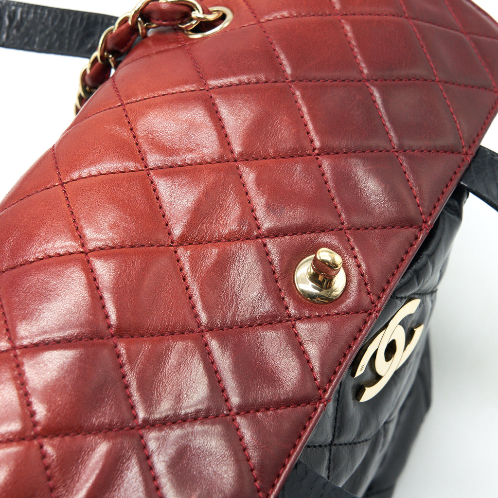 CHANEL CALFSKIN TOTE BAG WITH CHAIN BLACK AND RED GHW