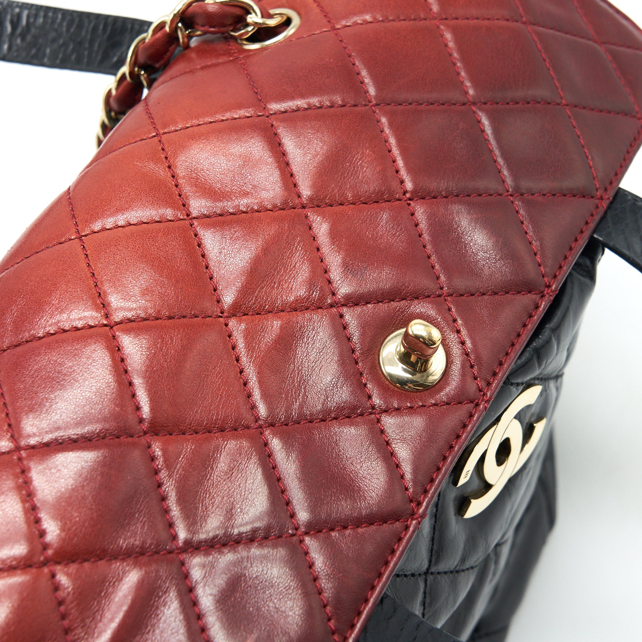 CHANEL CALFSKIN TOTE BAG WITH CHAIN BLACK AND RED GHW