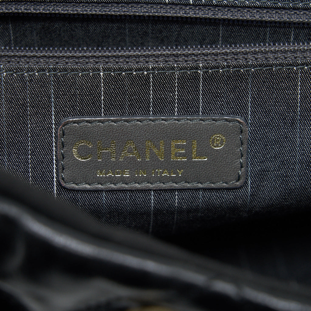 CHANEL CALFSKIN TOTE BAG WITH CHAIN BLACK AND RED GHW