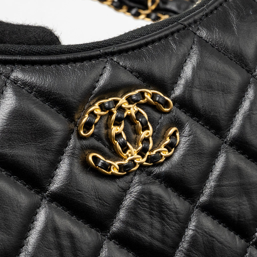 CHANEL 23K SMALL 19 HOBO SHOULDER BAG CALFSKIN BLACK GHW (MICROCHIP)