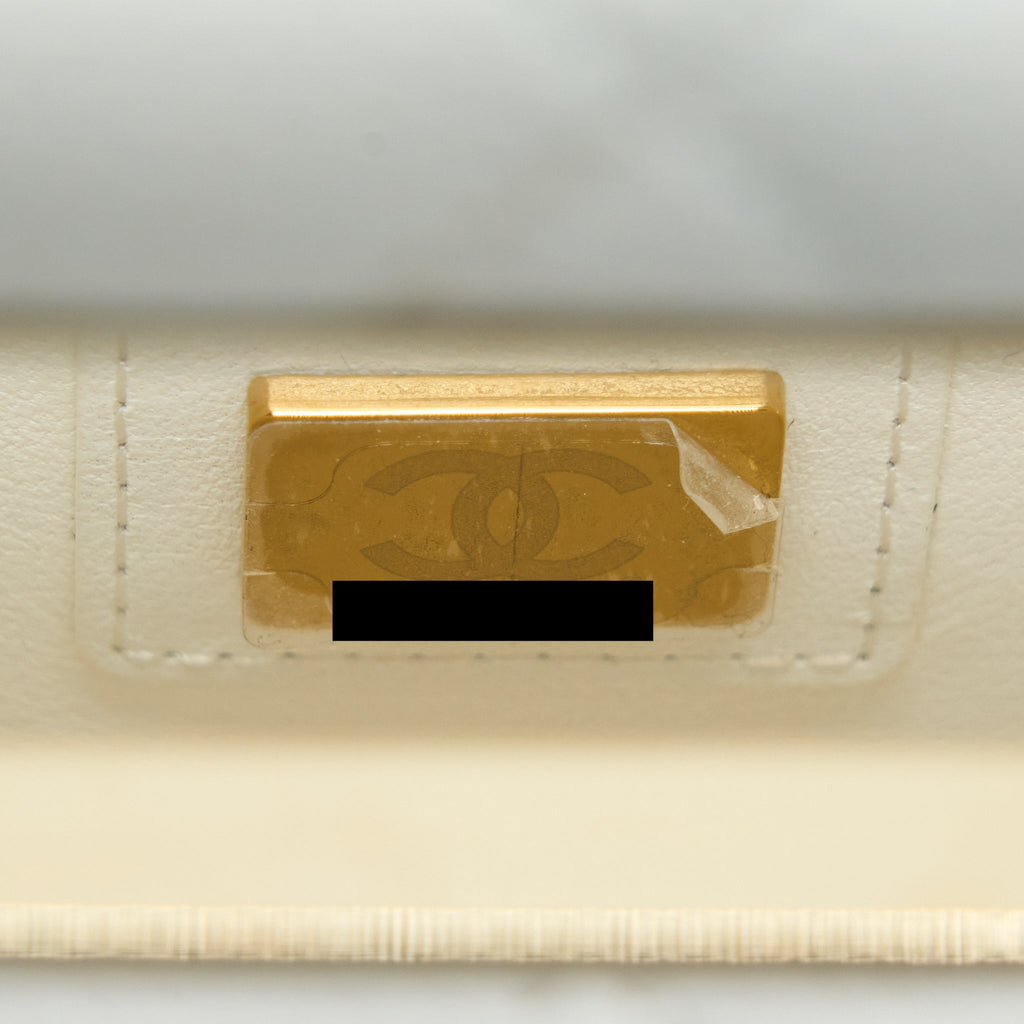 CHANEL VERTICAL EVENING CHAIN BAG CAVIAR WHITE LGHW (MICROCHIP)