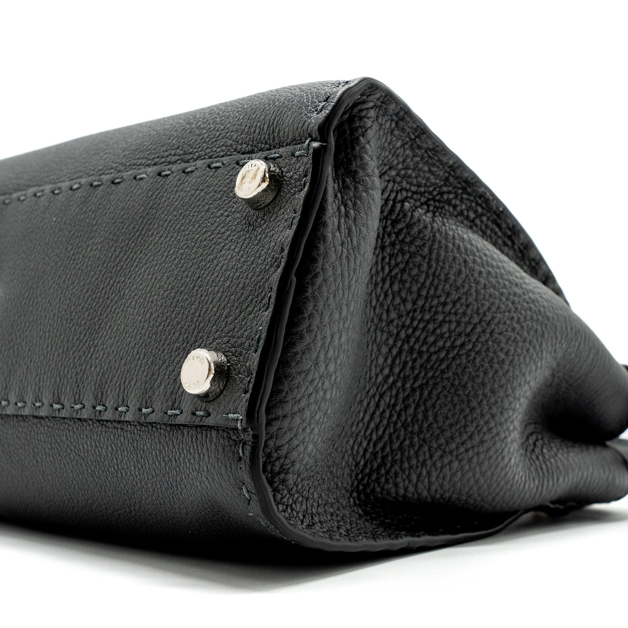 FENDI MEDIUM PEEKABOO BAG SELLERIA LEATHER BLACK SHW