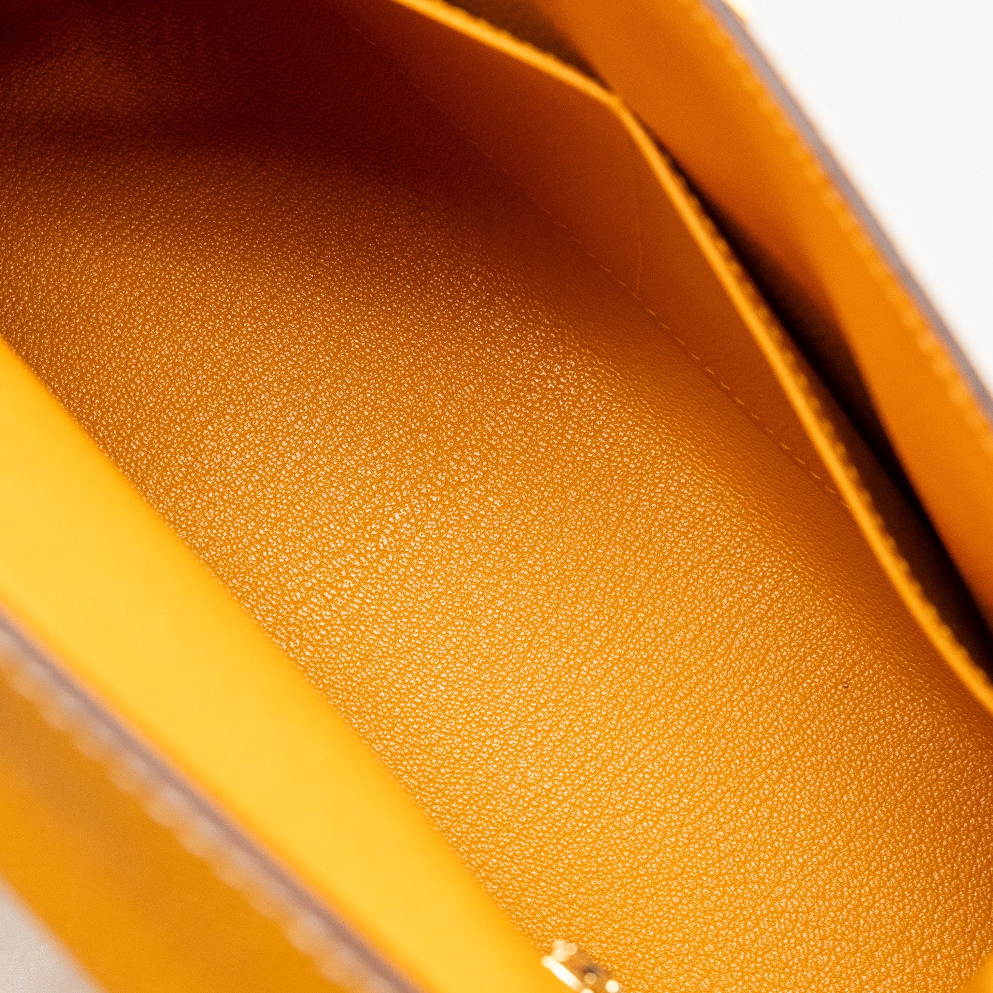 HERMES KELLY 28 SPECIAL ORDER EPSOM JAUNE D’OR/CRAIE BRUSHED GHW