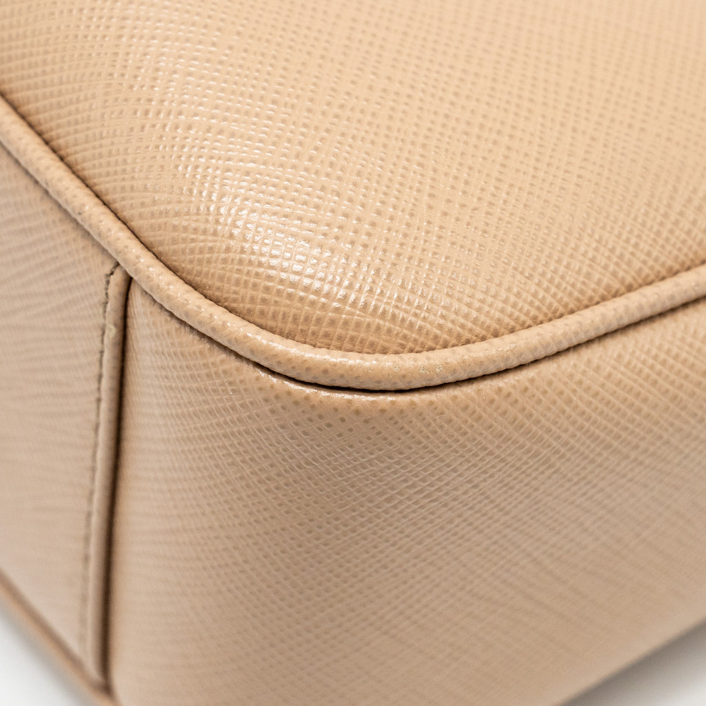 PRADA RE-EDITION 2005 SAFFIANO LEATHER CAMMEO GHW