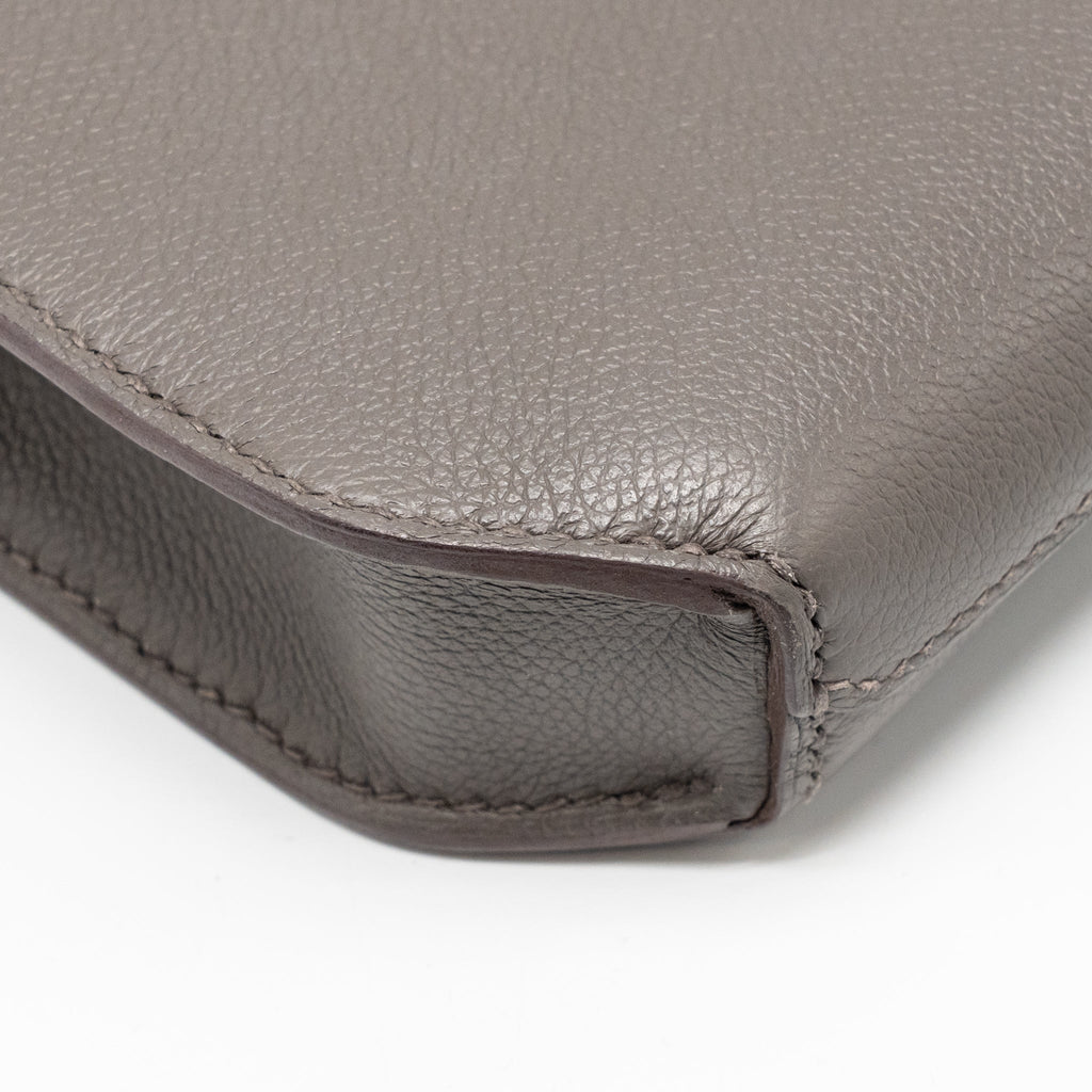 HERMES POCHETTE KELLY DEPECHES 25 EVERCOLOR GRIS ETAIN SHW