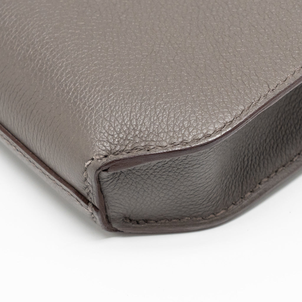 HERMES POCHETTE KELLY DEPECHES 25 EVERCOLOR GRIS ETAIN SHW