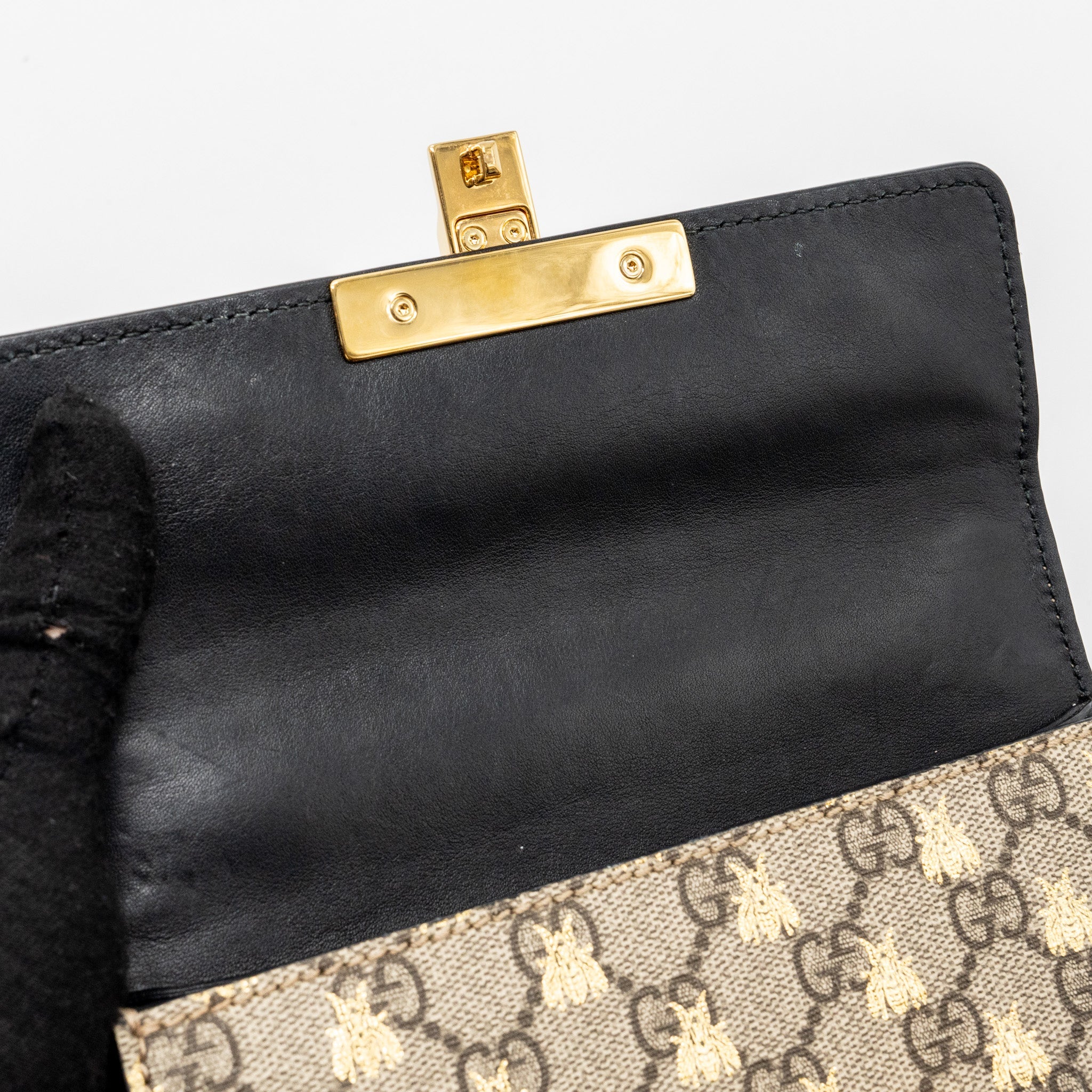 GUCCI SMALL PADLOCK CHAIN BAG GG SUPREME CANVAS WITH BEE PRINT BEIGE / BLACK GHW